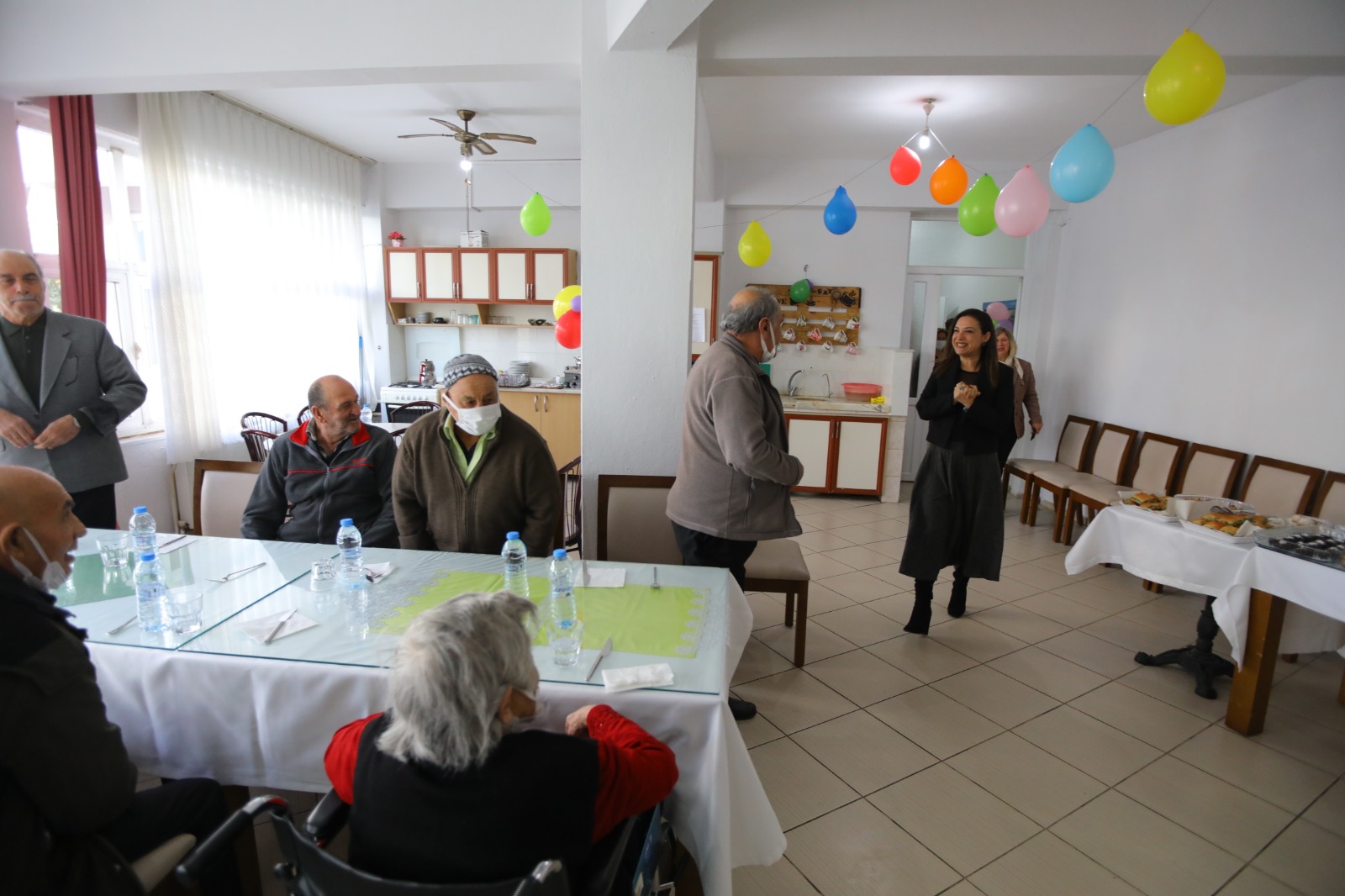 BAŞKAN SENGEL'DEN HUZUREVİ ZİYARETİ