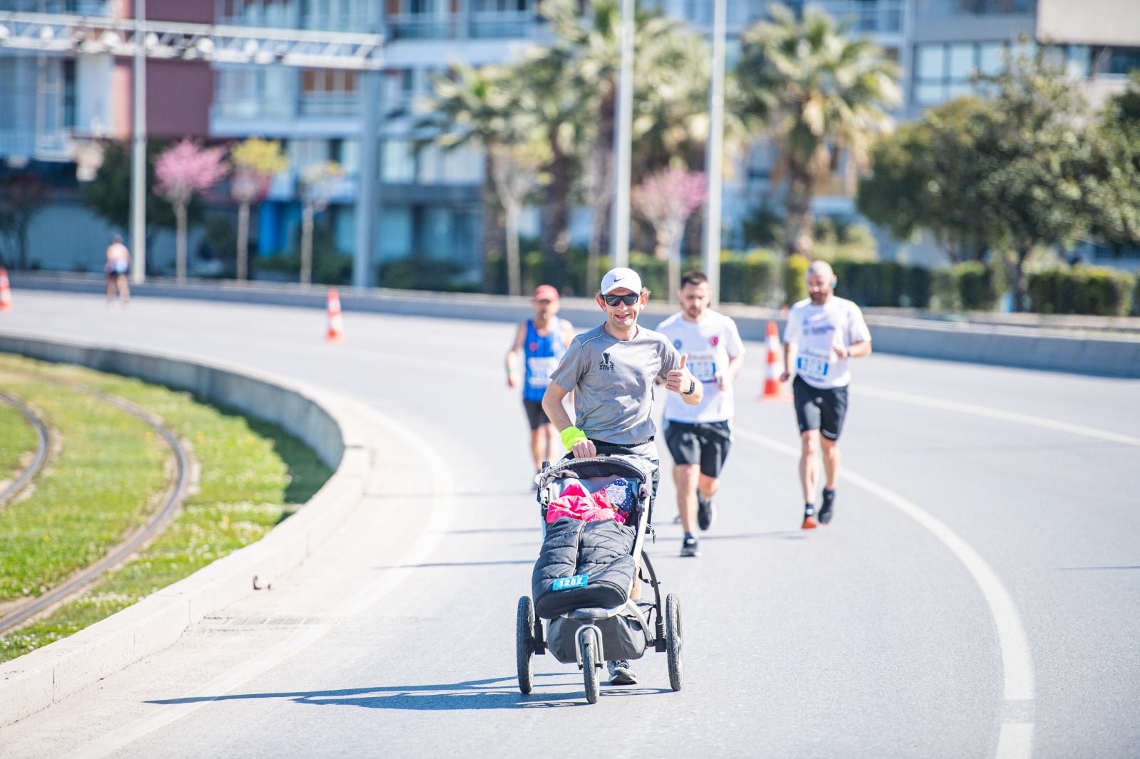 Maraton İzmir için trafik ve ulaşım önlemleri alındı: Okumadan trafiğe çıkmayın