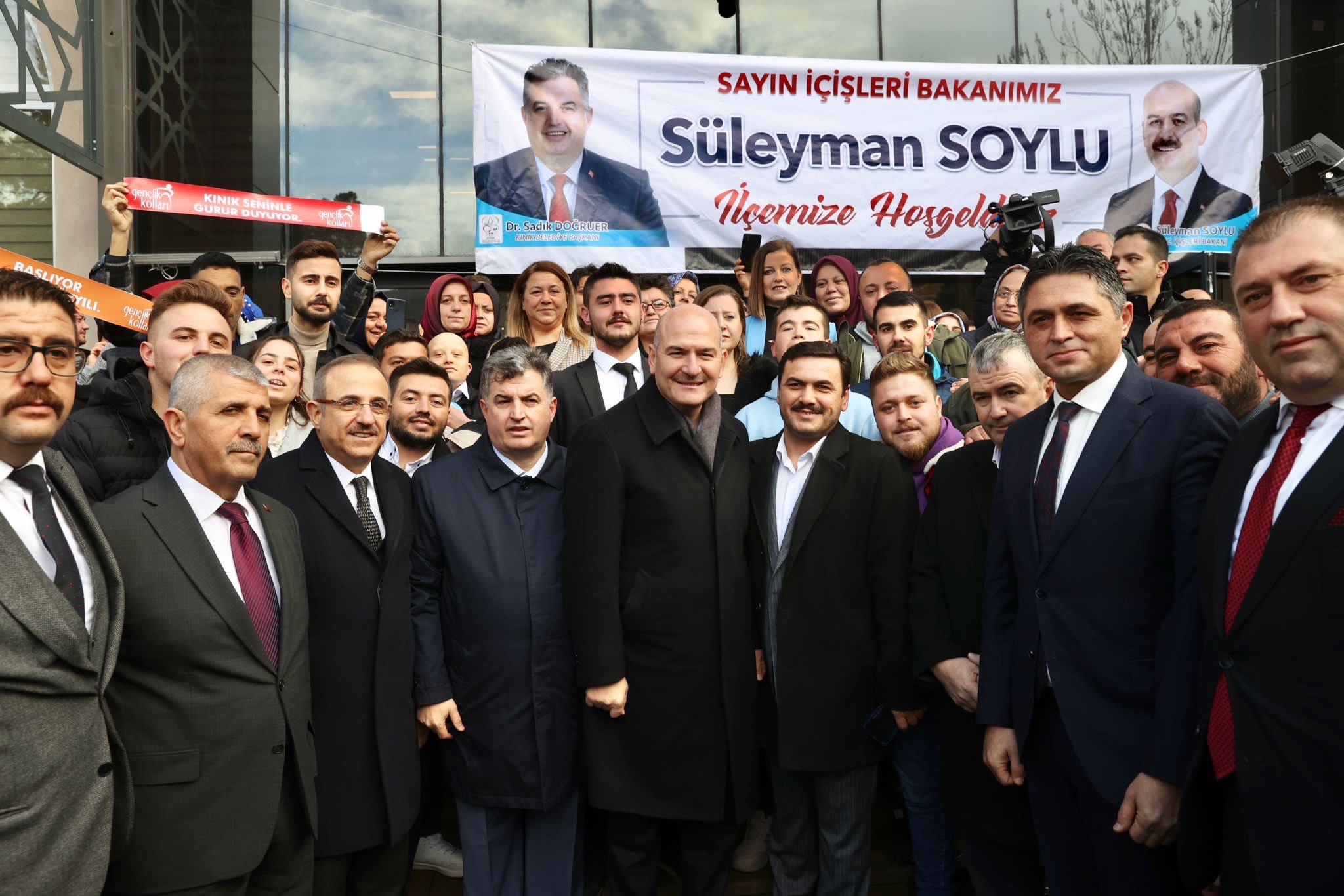 İçişleri Bakanı Süleyman Soylu Kınık’ta muhtarlar ile buluştu