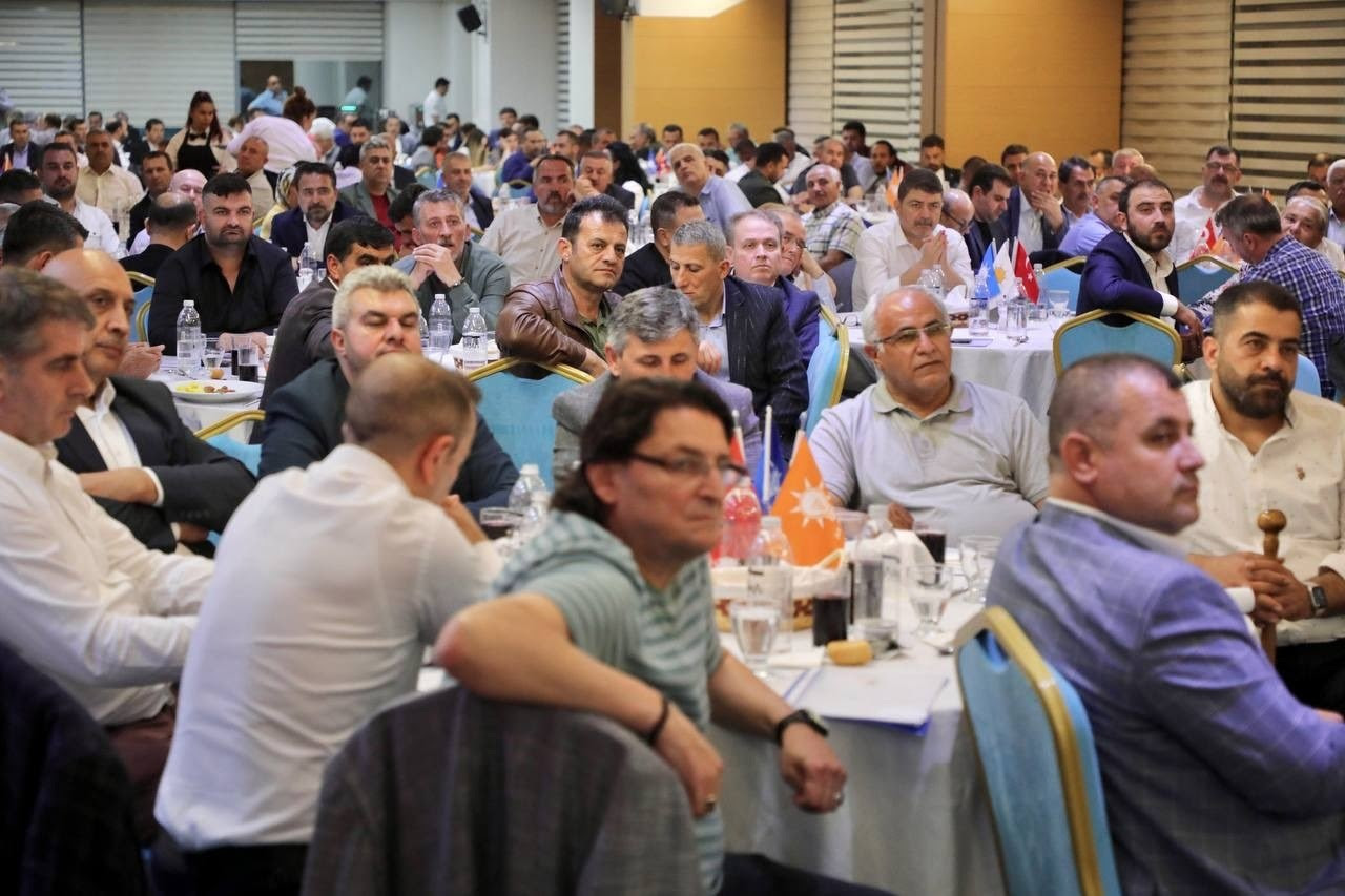 AK Parti İzmir'de, yerel zirveden genel mesajlar