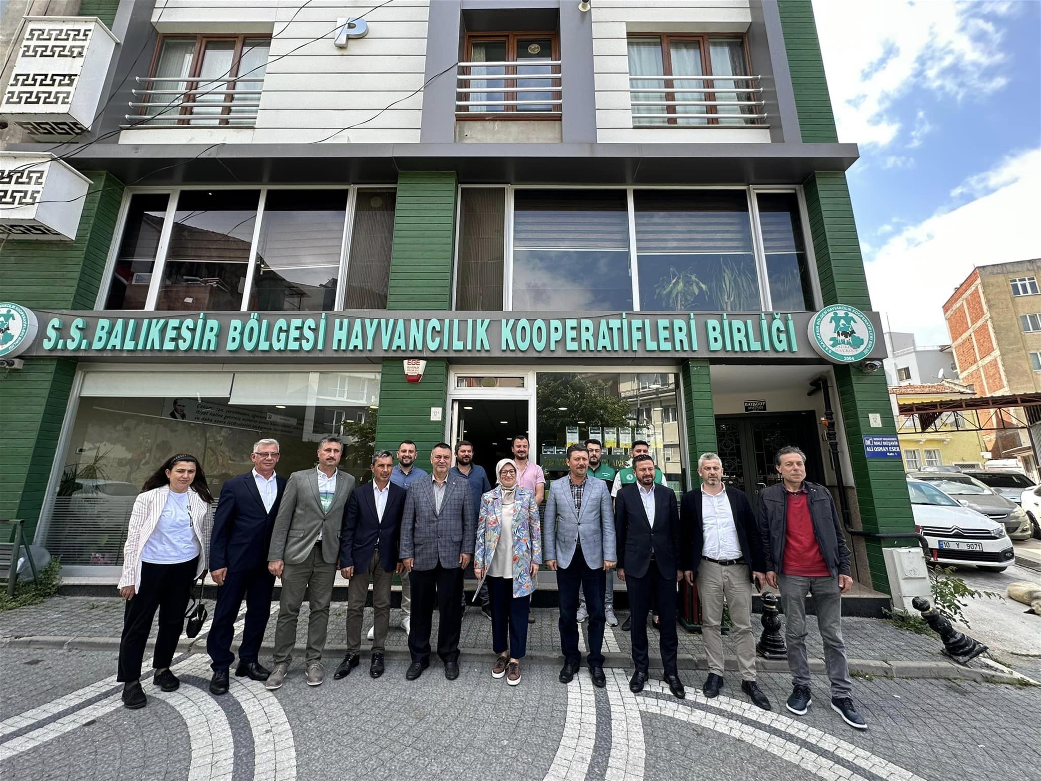“Daha büyük ve daha güçlü Türkiye için gün sayıyoruz”