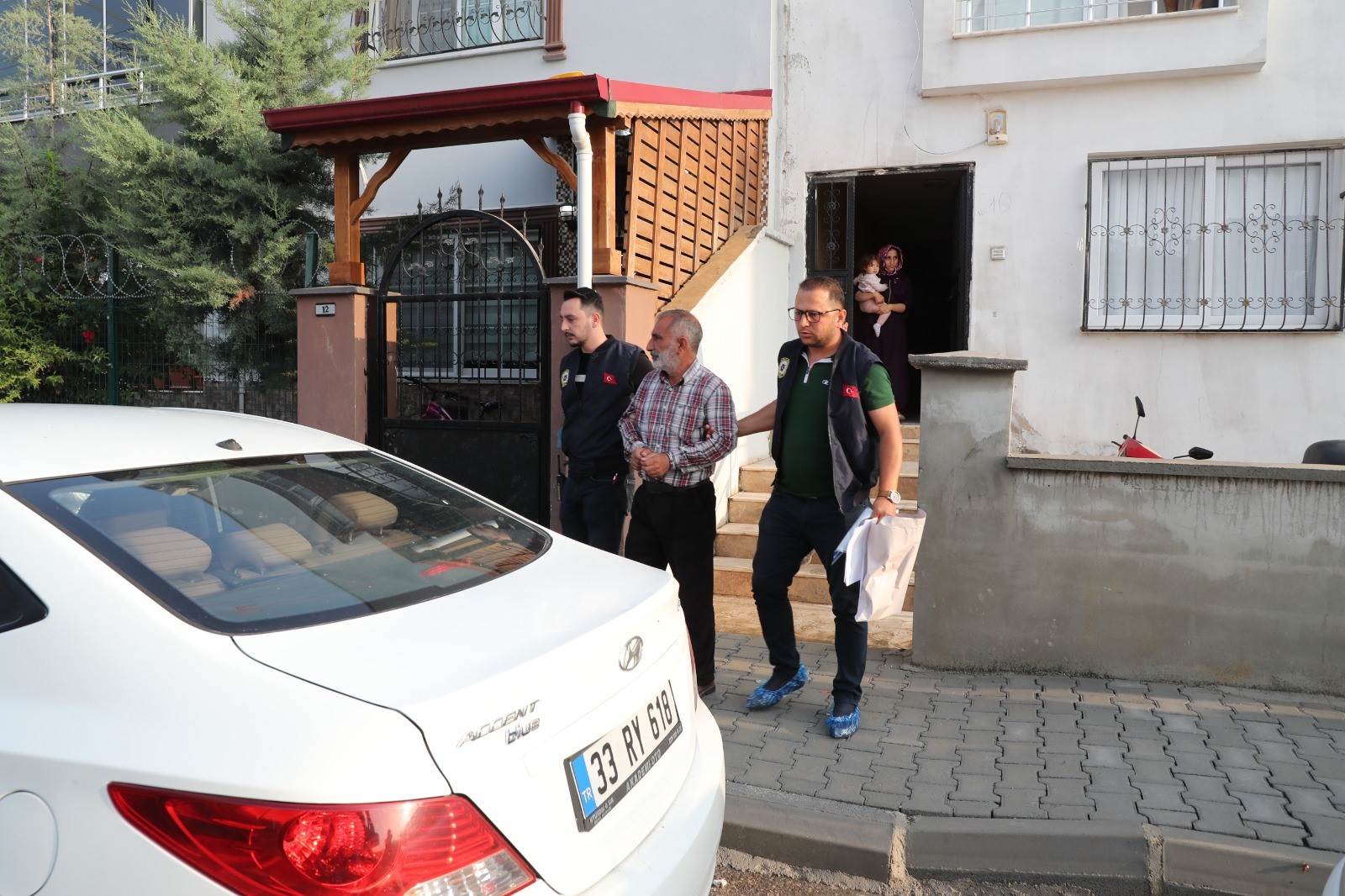 Mersin merkezli 5 ilde eş zamanlı operasyon