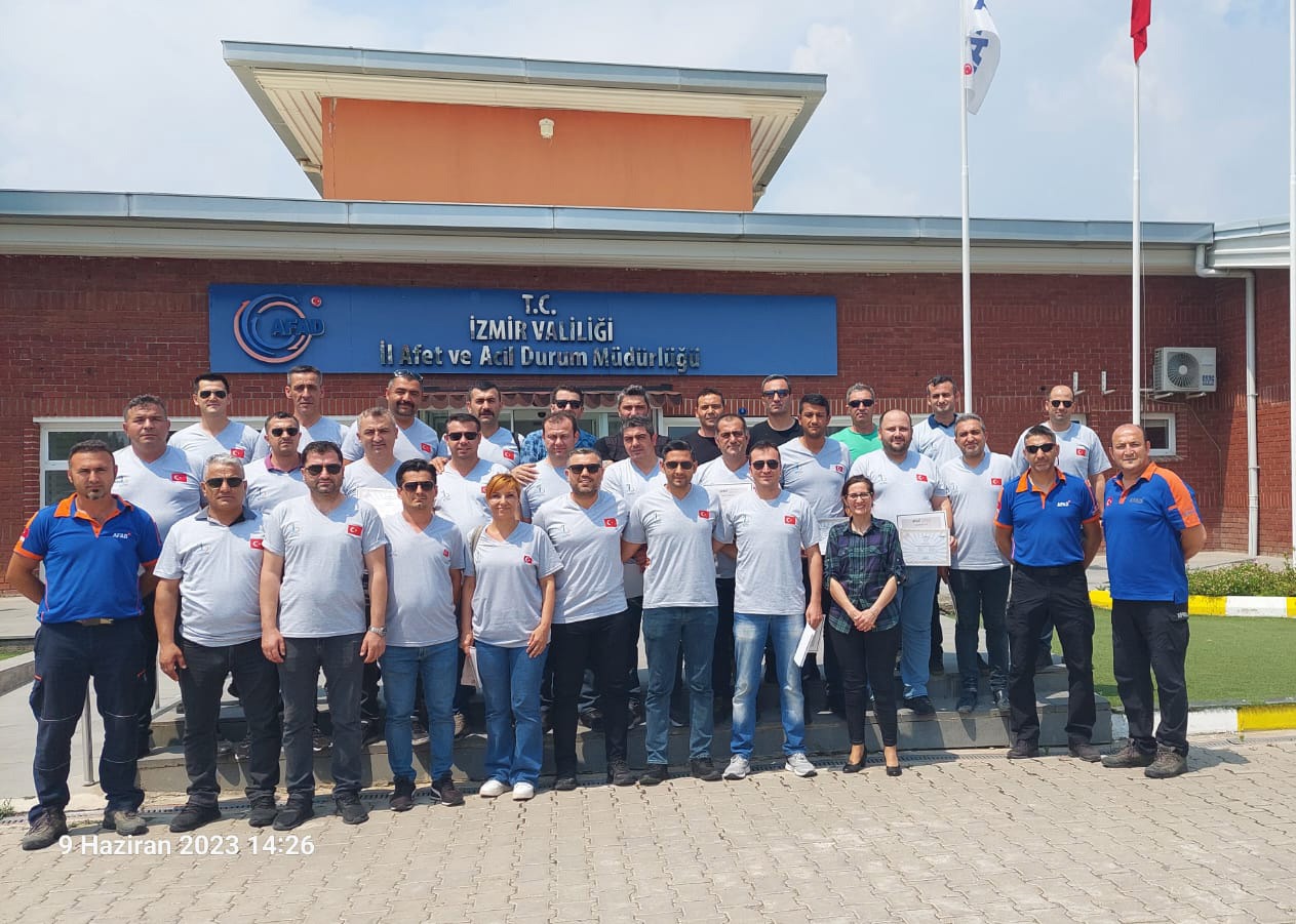 Bayraklı’da arama kurtarma ekibi kuruldu: 27 kişilik uzman kadro