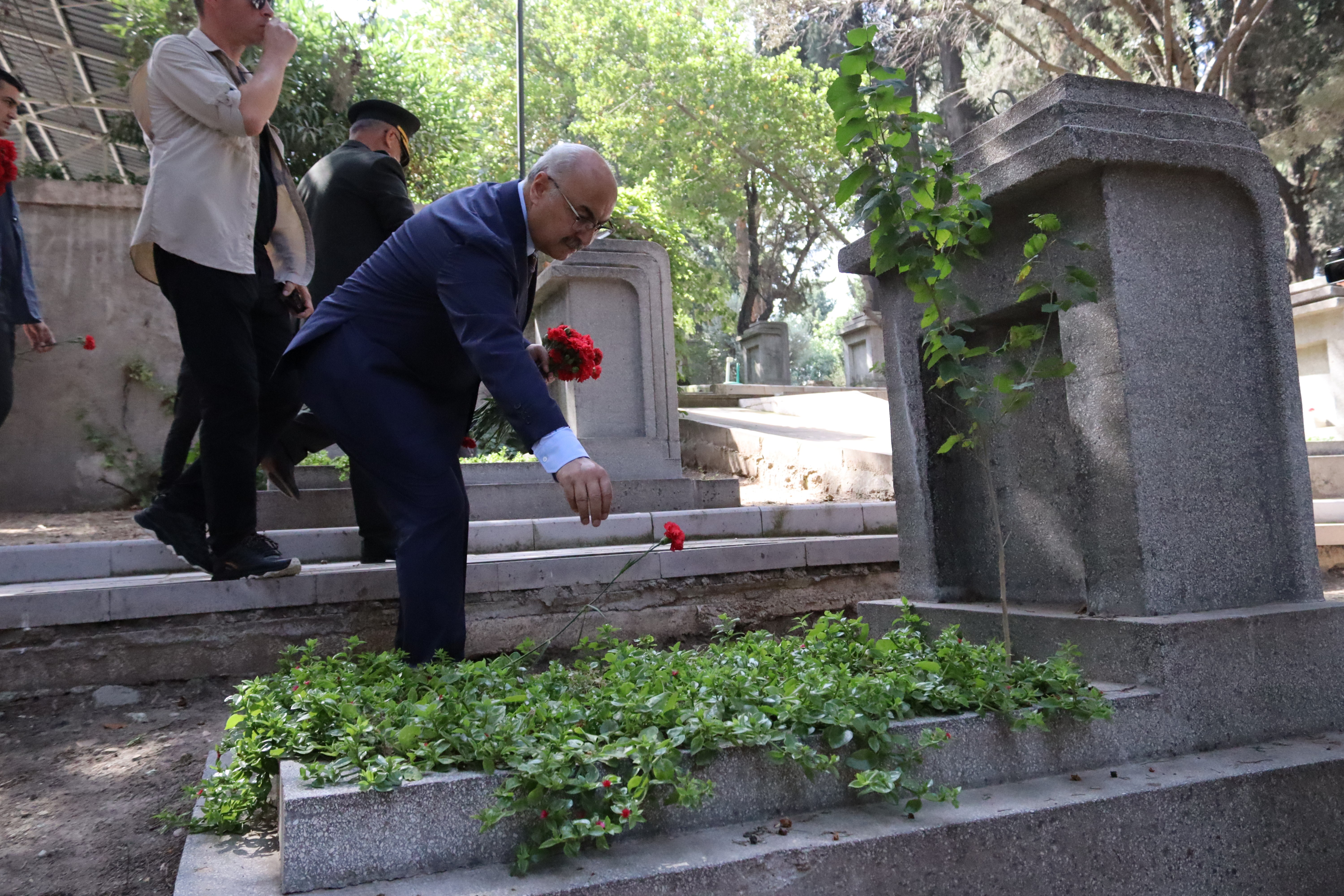 15 Temmuz Şehitleri İzmir'de dualarla anıldı