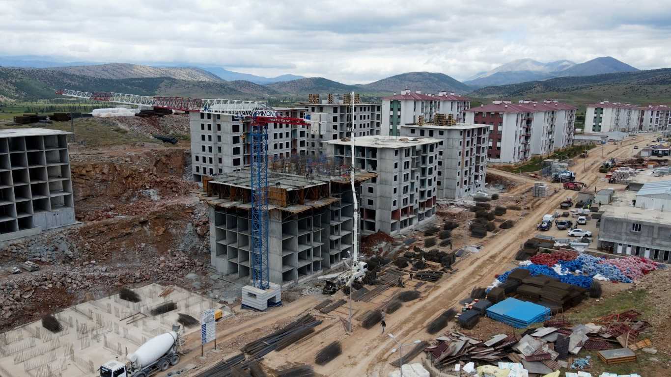 Bakan Özhaseki konut sayısını duyurdu