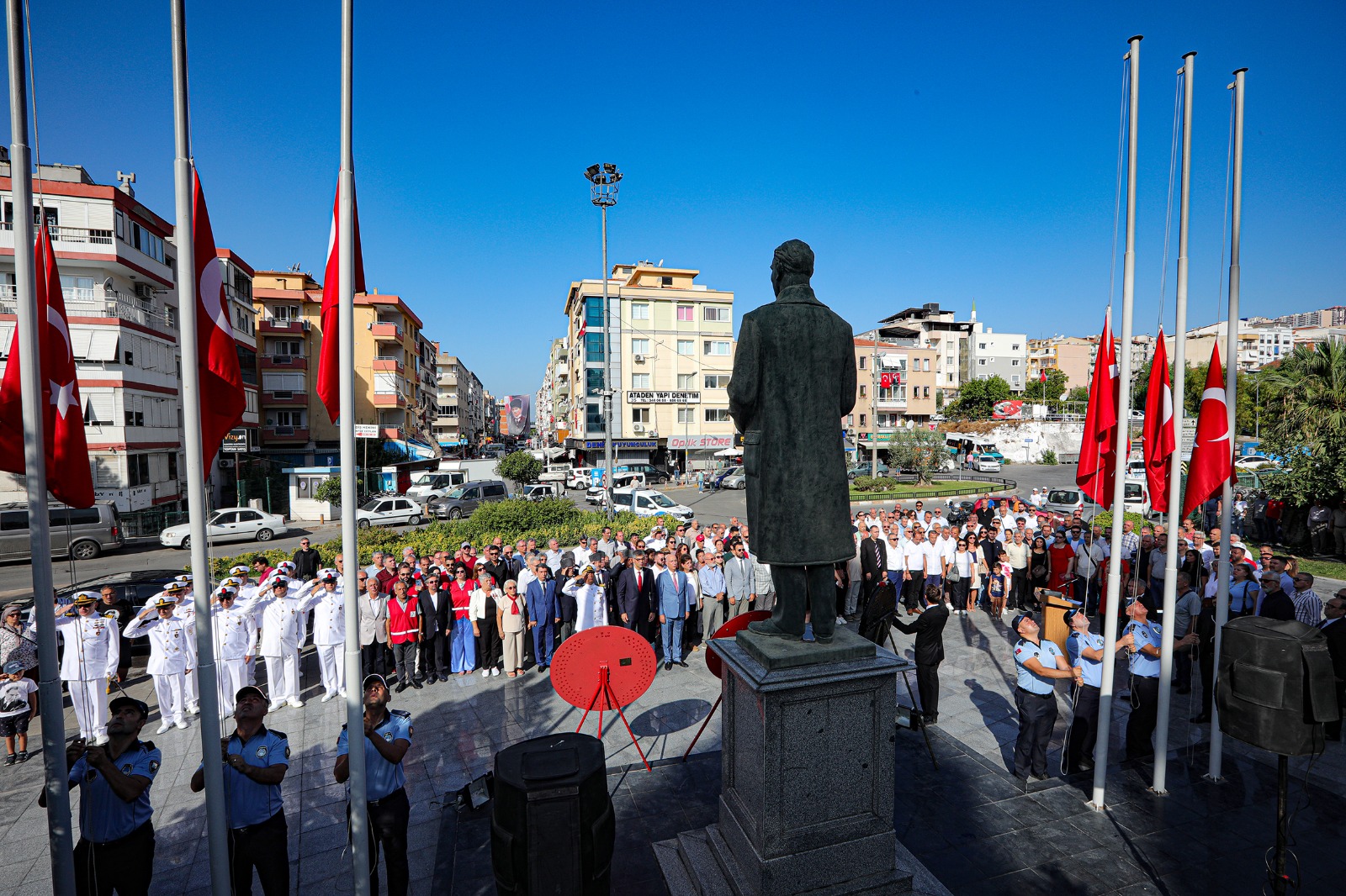 Bayraklı’da 30 Ağustos coşkuyla kutlandı
