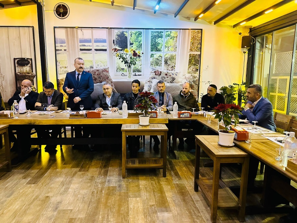 Urla Belediye Başkan adayı Bakırlı muhtarlara projelerini anlattı