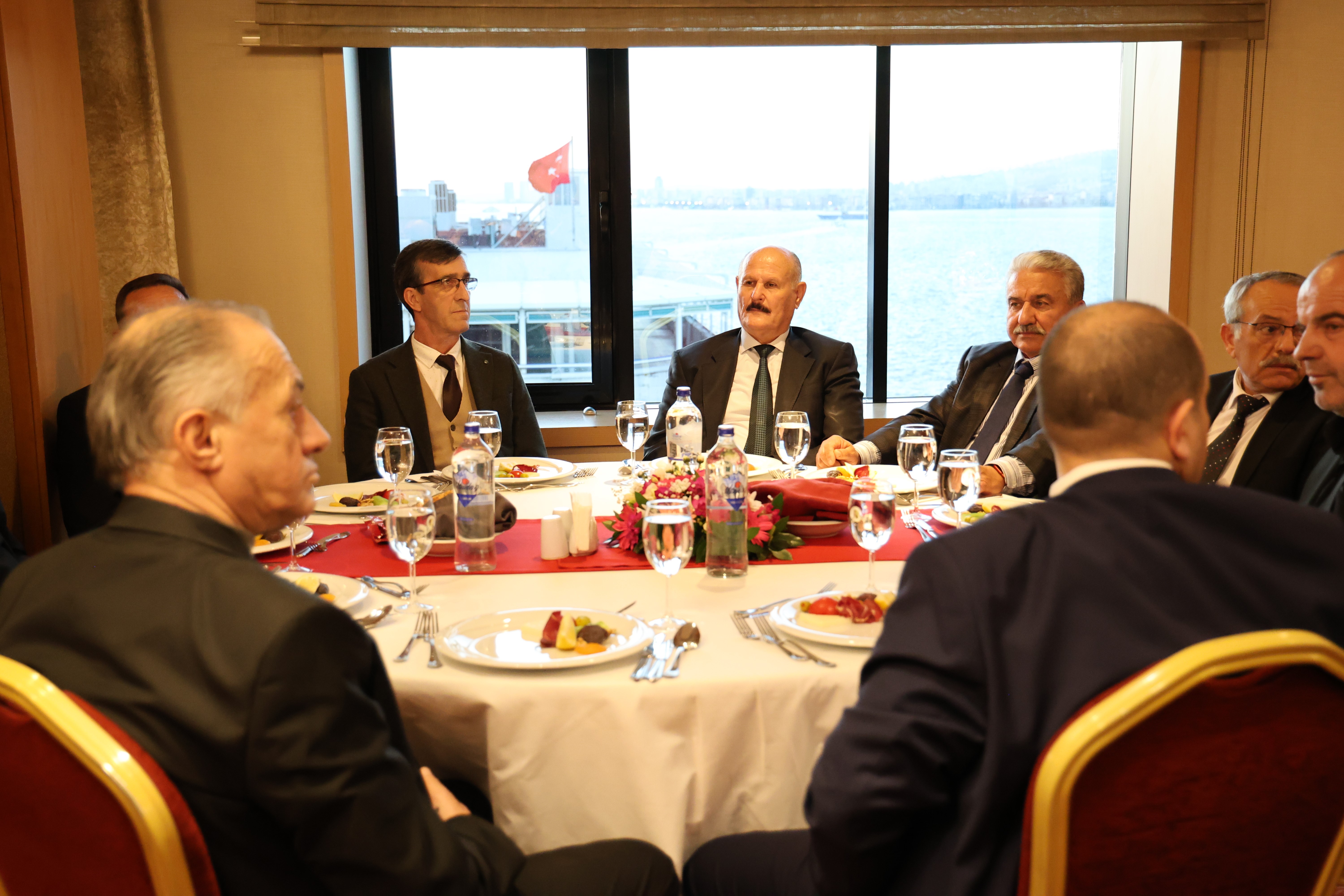 Ticaret Bakanı Bolat'tan İzmir'e 'Menemen Serbest Bölgesi' müjdesi