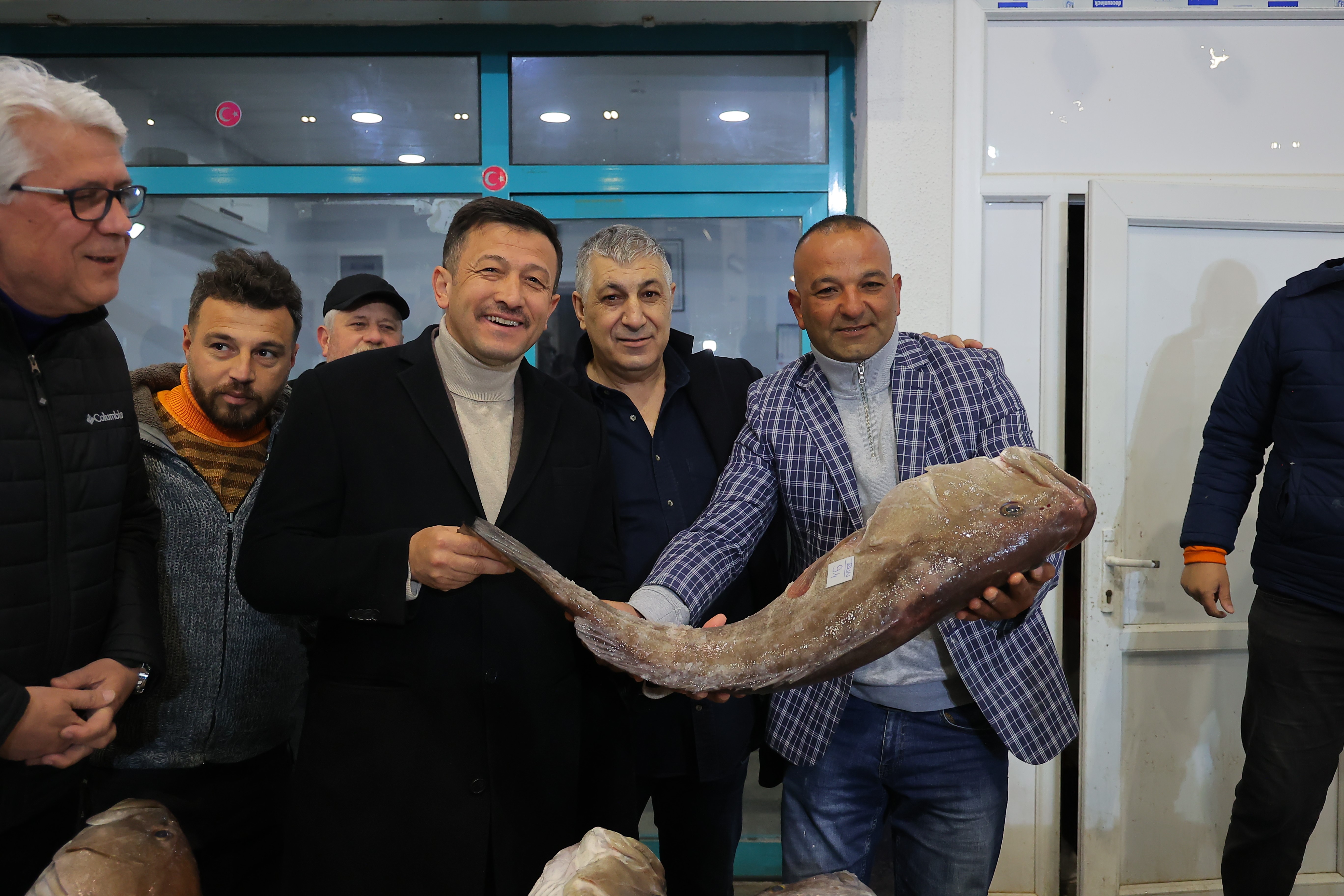 Hamza Dağ'dan esnafa müjde: Balık halini yenileme zamanı geldi