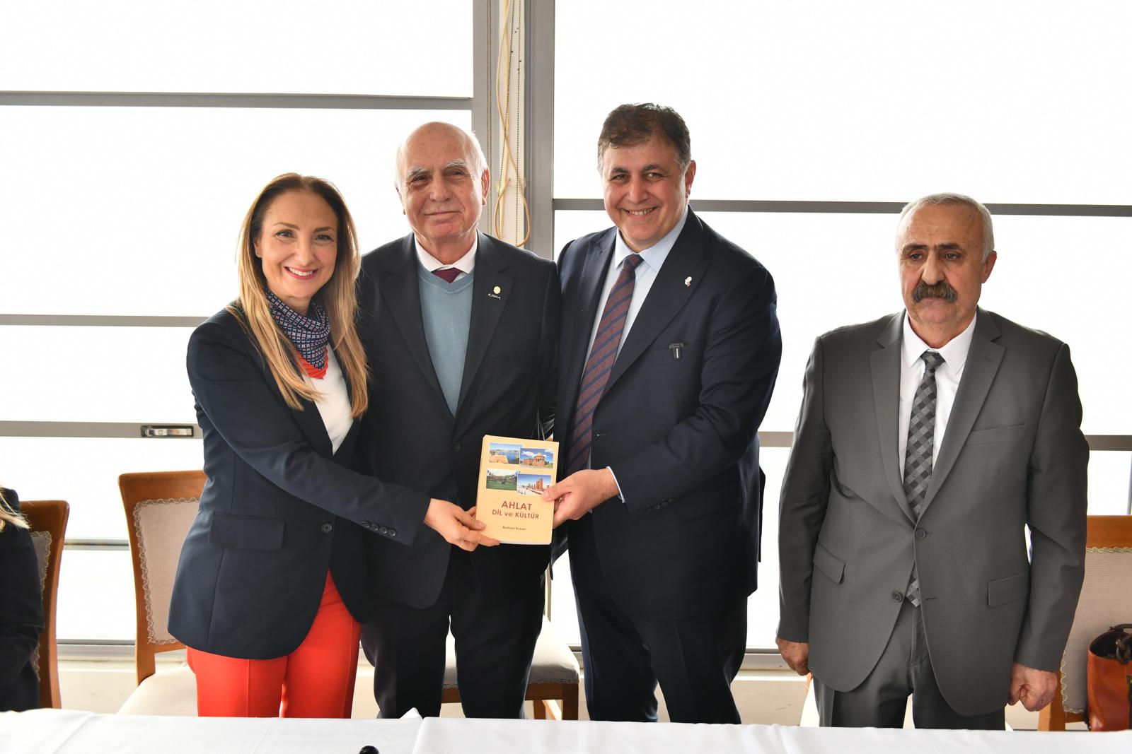 Başkan Tugay'dan İller Bankası'na tepki