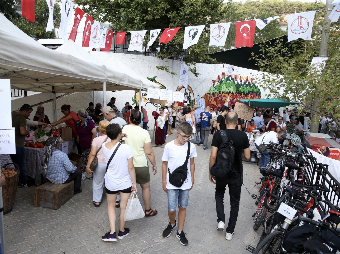 Karşıyaka’da ‘Yamanlar Domates Şenliği’ne geri sayım başladı: Yamanlar ‘Domates Şenliği’ ile yeniden doğuyor!
