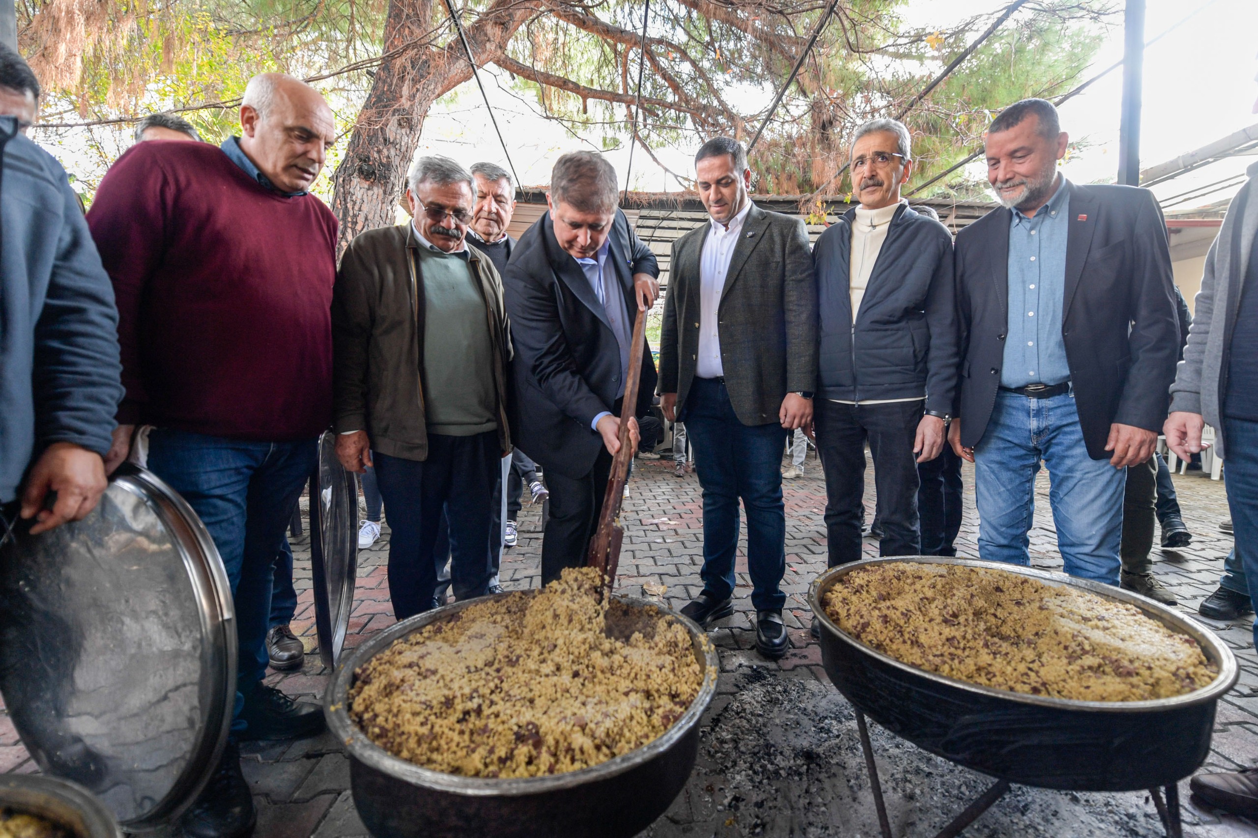 Gönüller bir oldu, lokmalar paylaşıldı