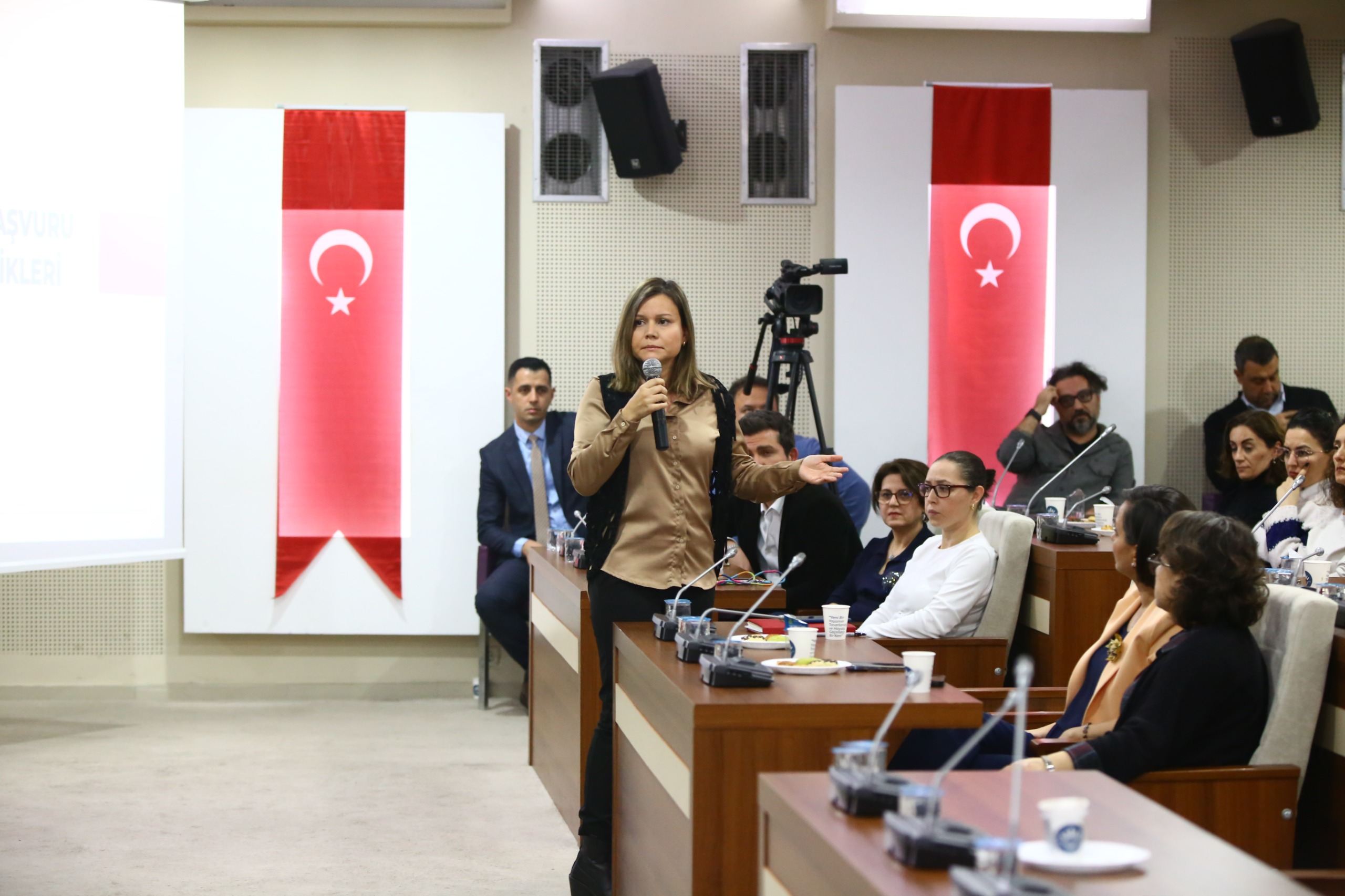 Karabağlar'da Dijital Dönüşüm Başlıyor: 1 Ocak 2025'te E-İMAR'a tam geçiş