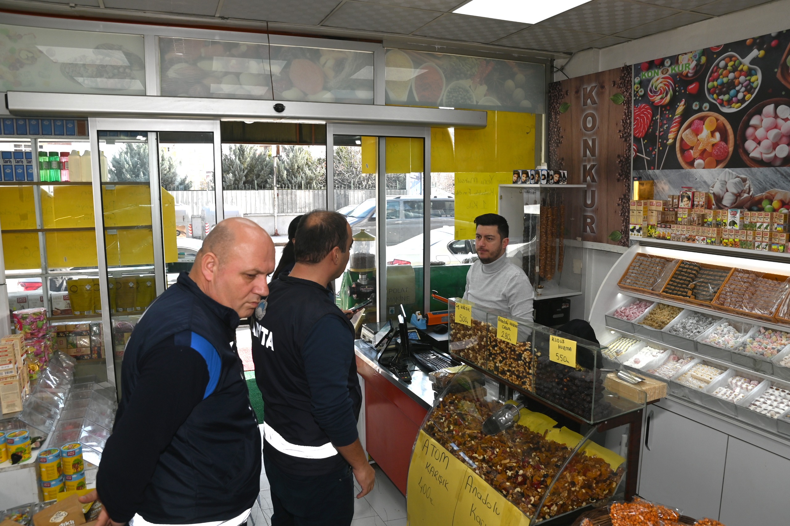 Karabağlar’da yeni yıl öncesi denetimler yoğunlaştı
