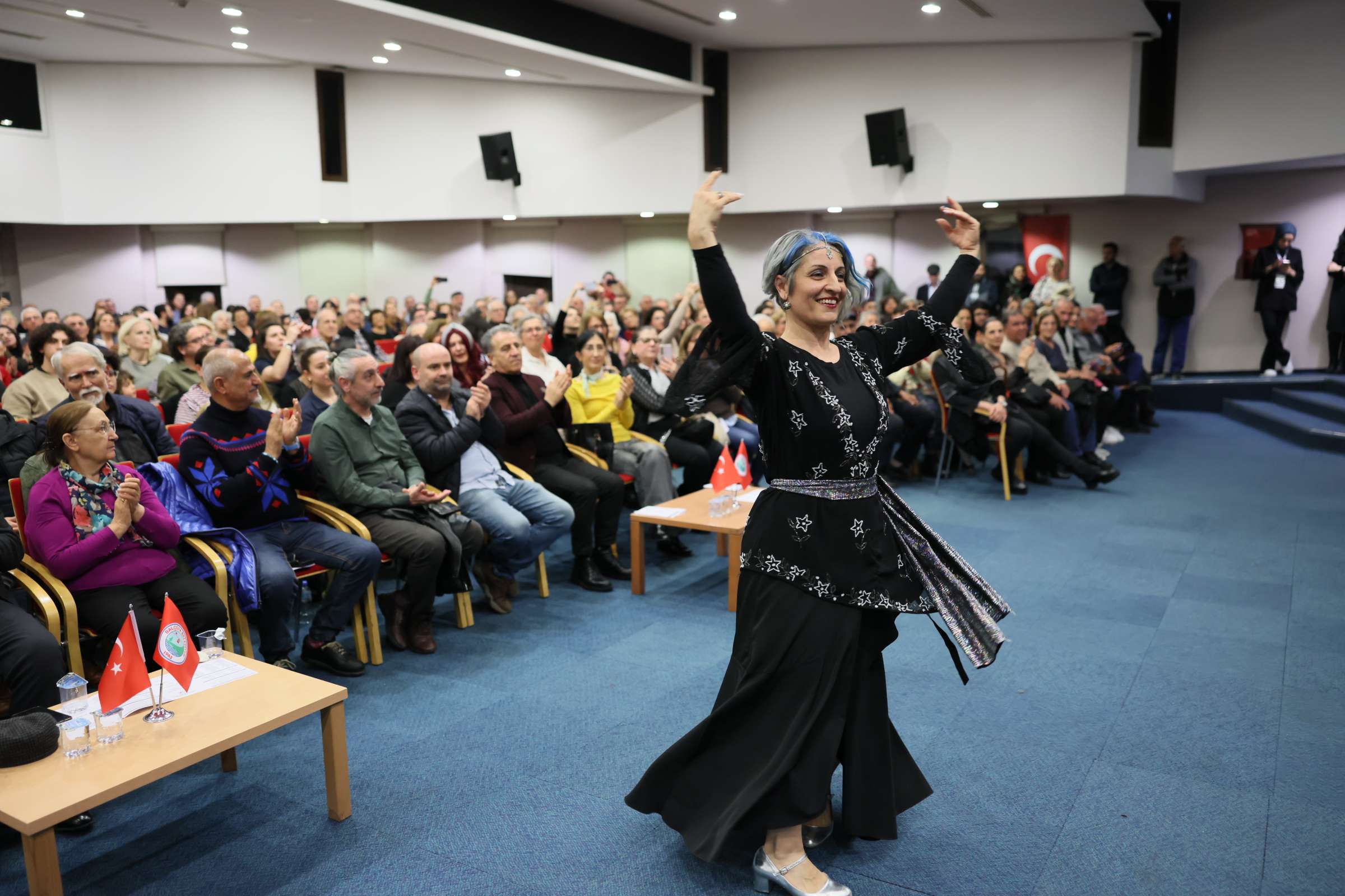 Korolar kulakların pasını sildi