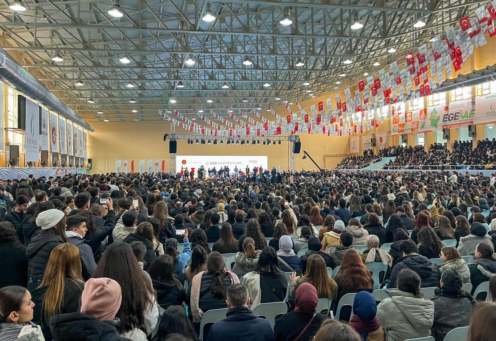 Bornova Belediyesi, EGEKAF 2025’te gençlerle buluştu: Altın Bilezik İstihdam Merkezi’ne büyük ilgi