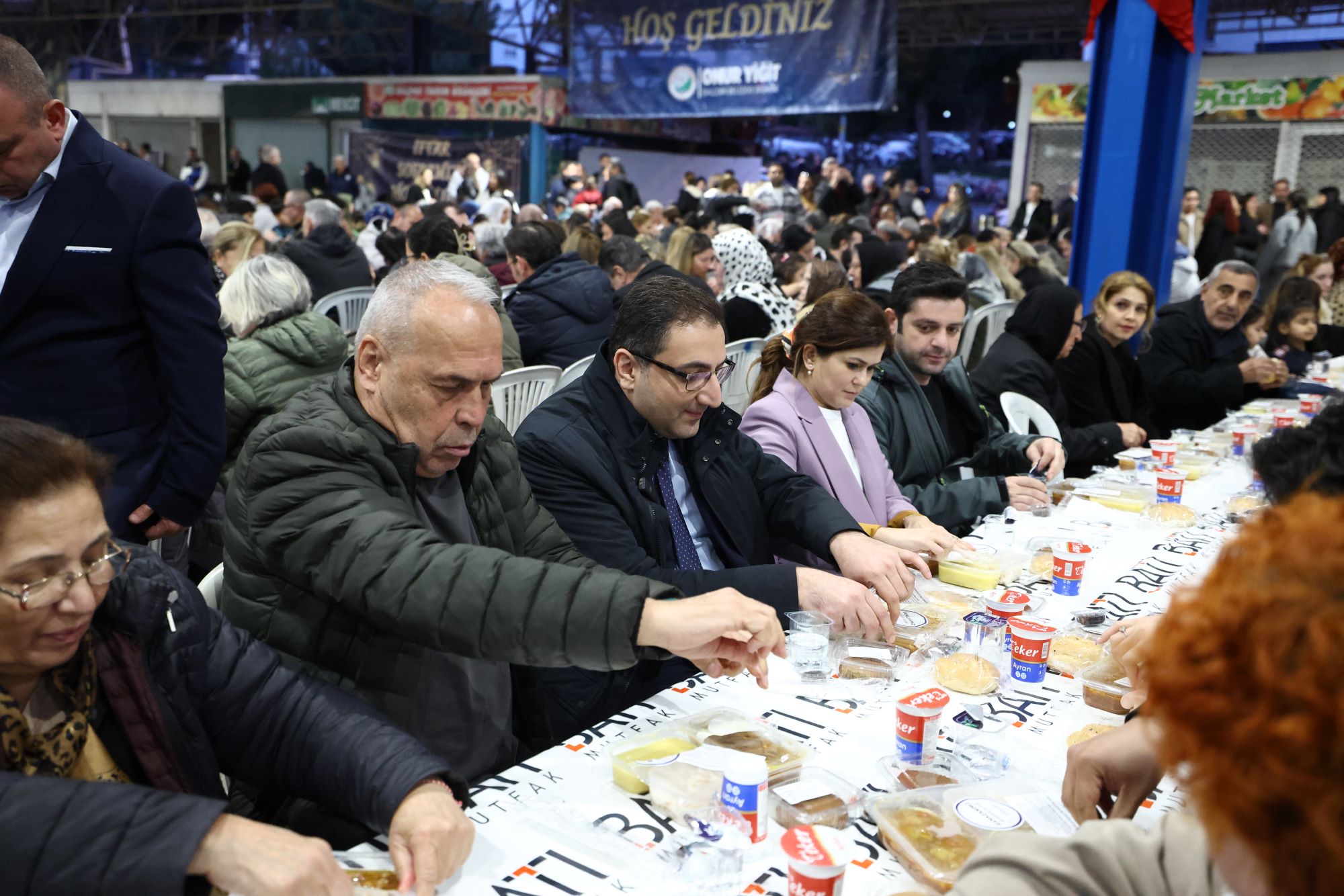 Balçova’da binlerce kişi iftar sofrasında buluştu