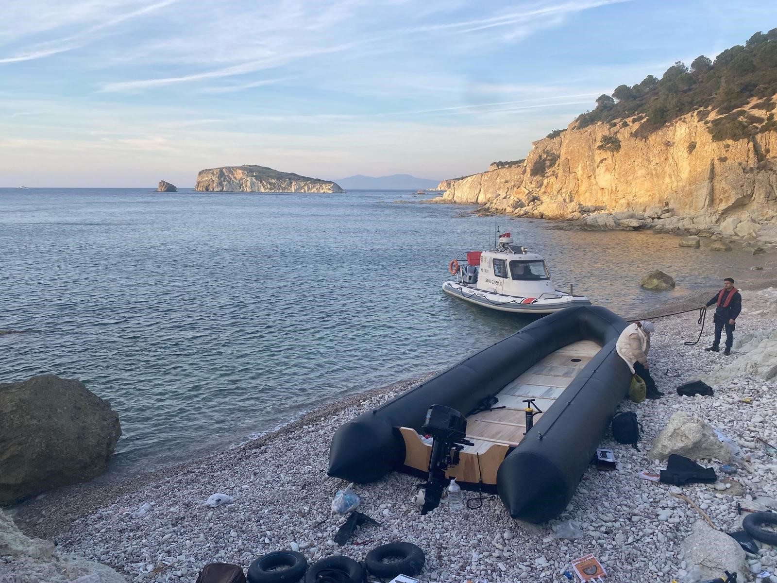İzmir’de 38 düzensiz göçmen yakalandı