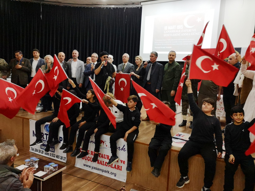 ÇANAKKALE ŞEHİTLERİNE SAYGIYLA…