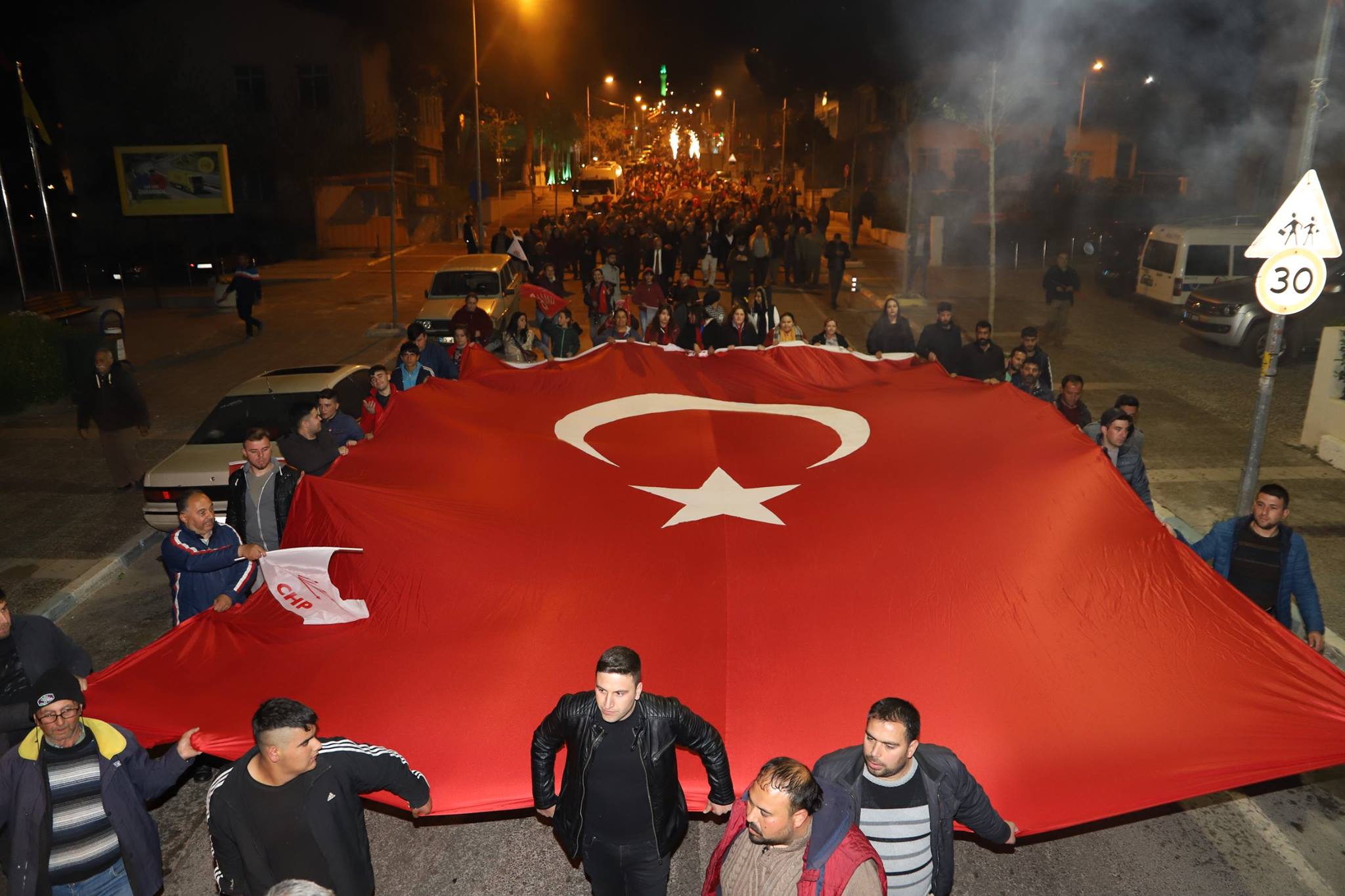 GÜZEL GÜNLER GÖRECEĞİZ GÜNEŞLİ GÜNLER
