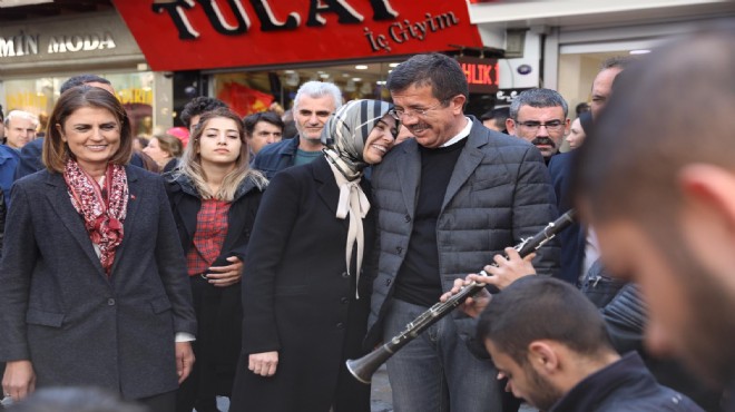 ZEYBEKCİ’DEN KEMERALTI'NDA SOKAK KONSERİ
