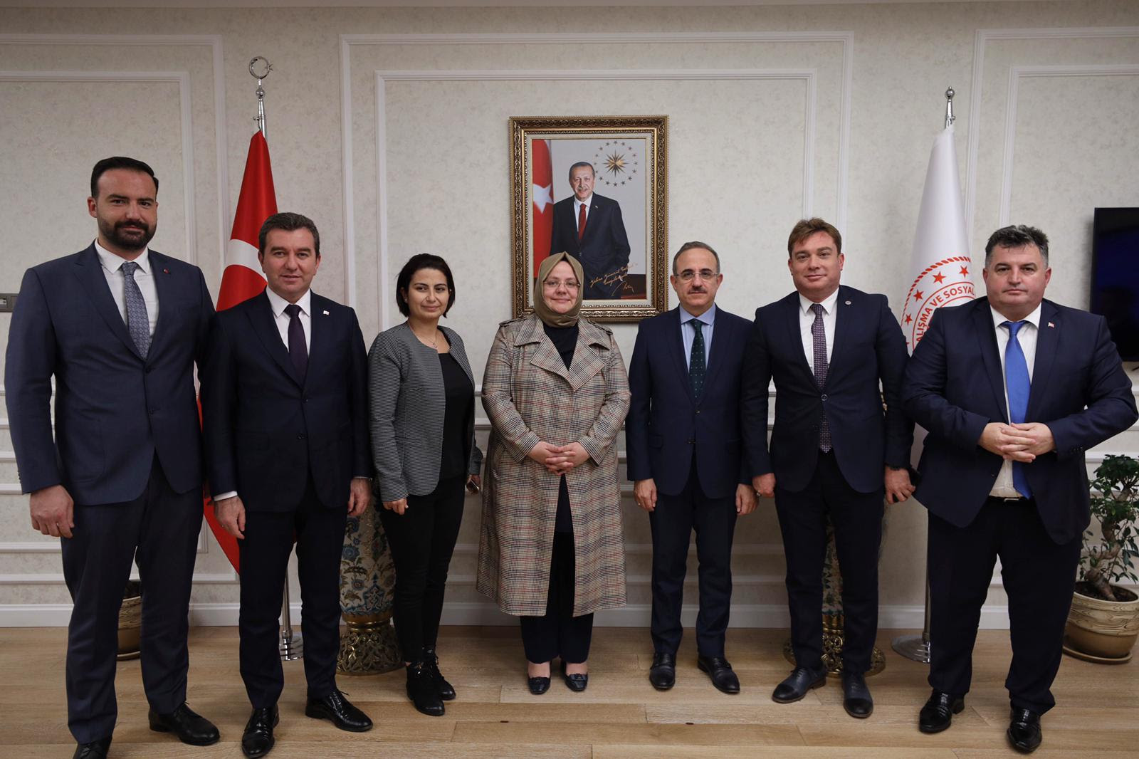 SÜREKLİ VE BELEDİYE BAŞKANLARINDAN ANKARA ÇIKARMASI