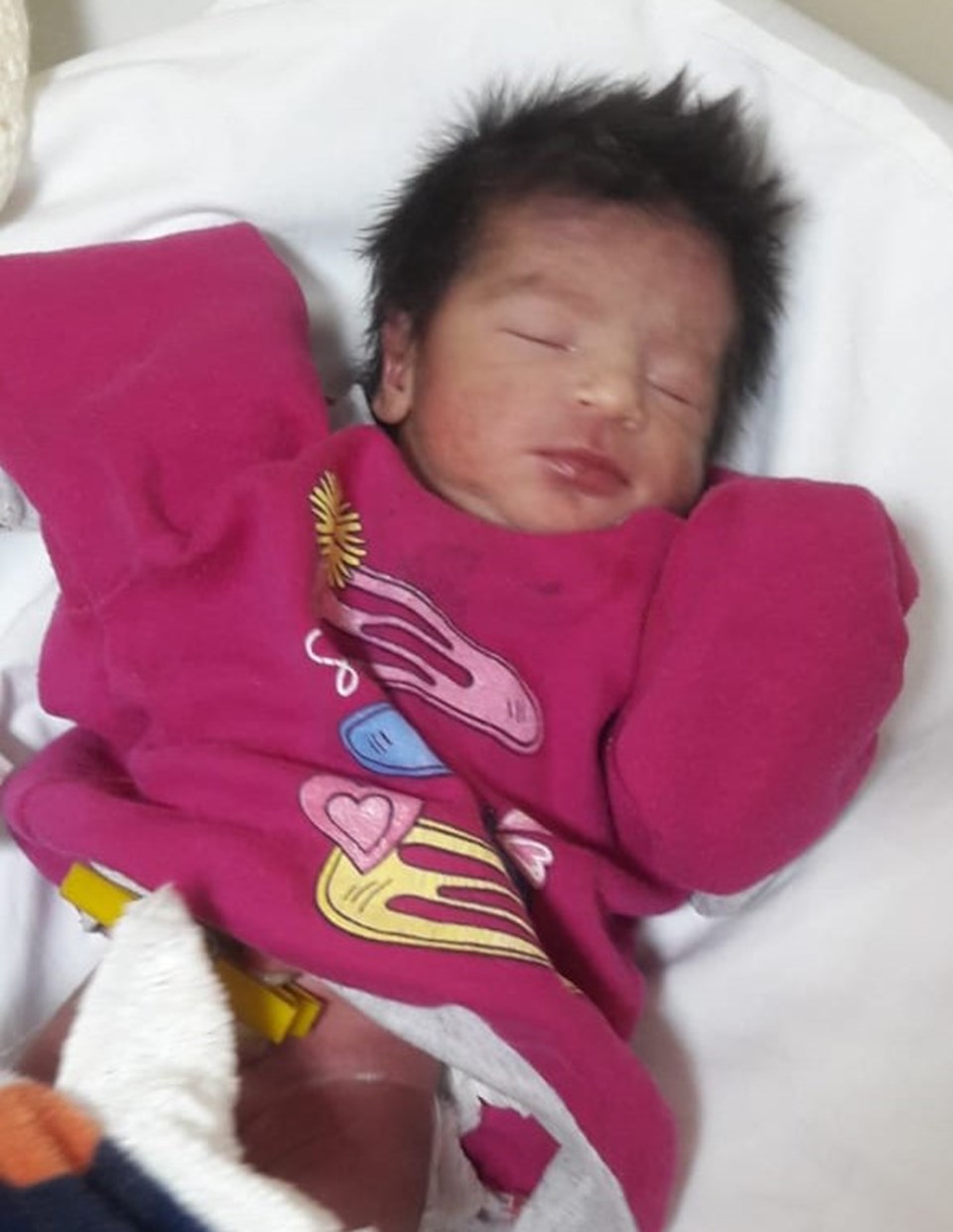 Çöp kamyonundan bebek çıktı