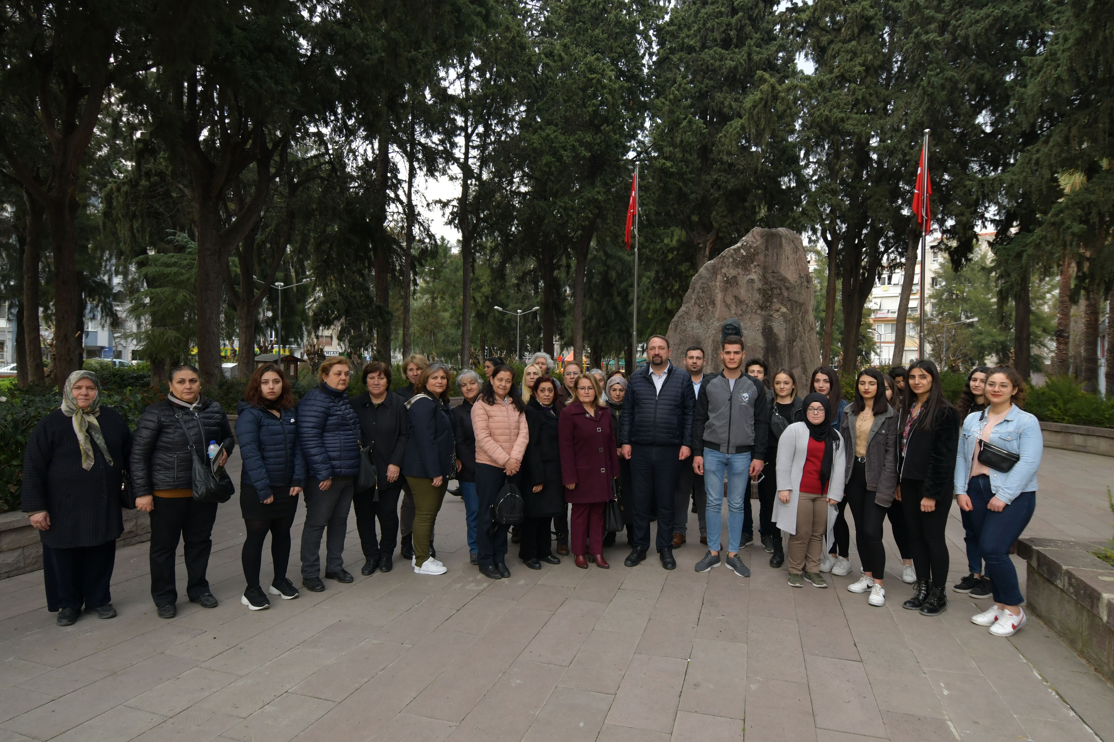 ÇİĞLİ ATATÜRK'ÜN İZİNDEN YÜRÜYOR