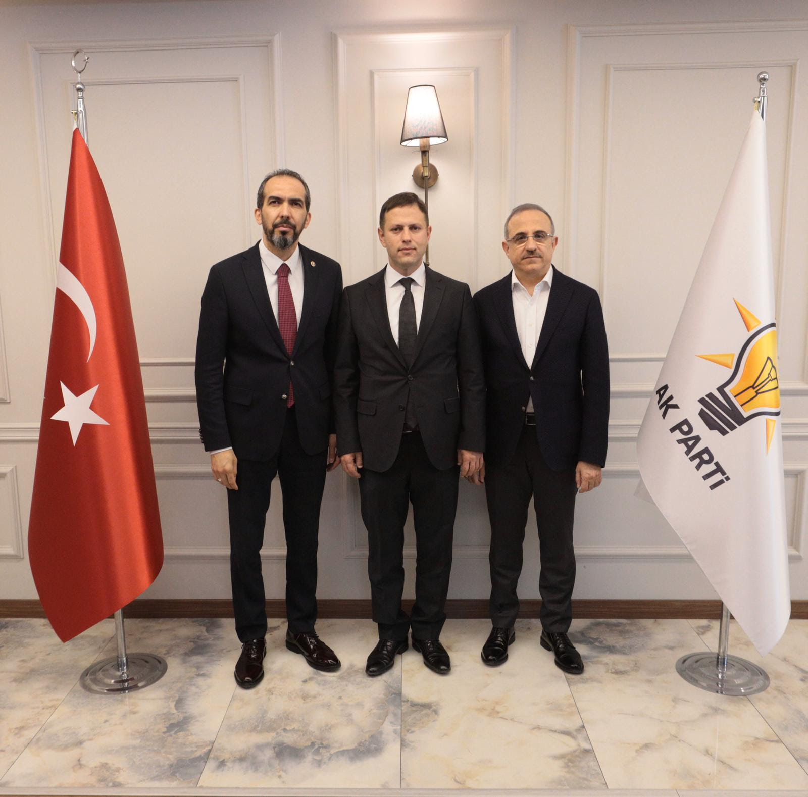 AK PARTİ'DE KONGRE MESAİSİ BAŞLIYOR