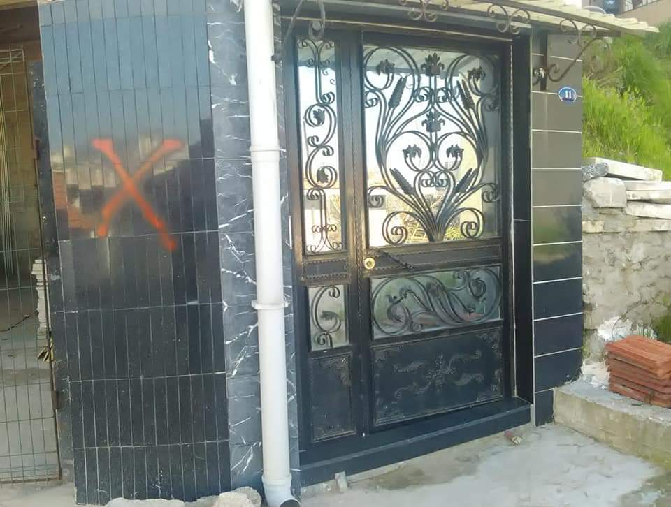 YAMANLAR'DA ALEVİLERİN EVİ İŞARETLENDİ