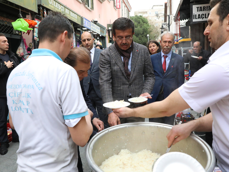 ZEYBEKCİ SOYER'İ SEFERİHİSAR ÜZERİNDEN ELEŞTİRDİ