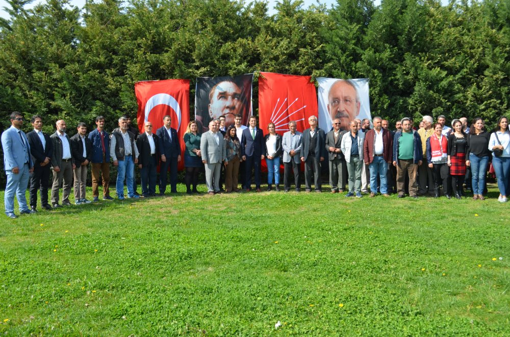 İZMİR'DE AK PARTİLİ 500 ÜYE CHP'YE GEÇTİ