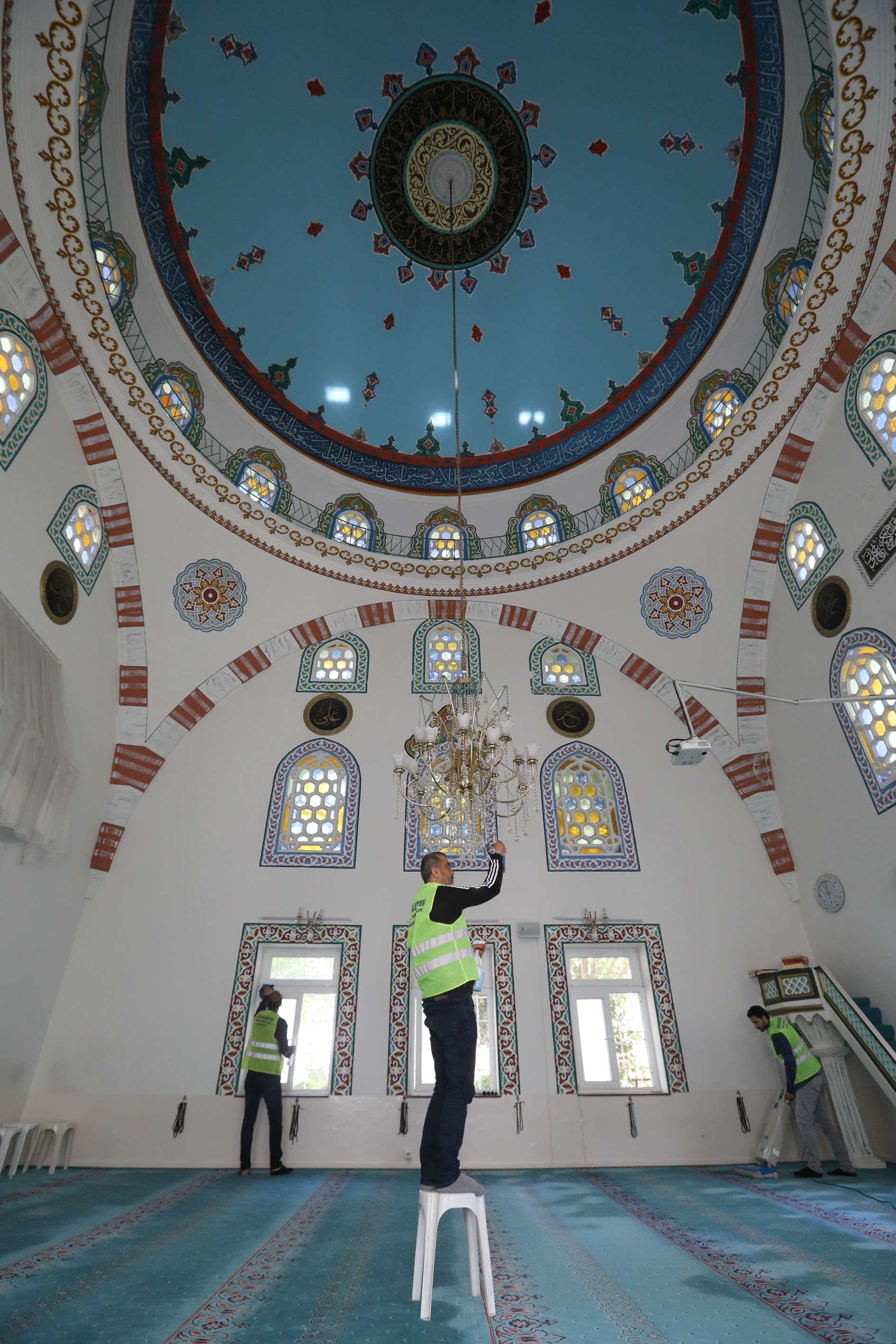 BUCA’NIN CAMİLERİ RAMAZAN’A HAZIR!