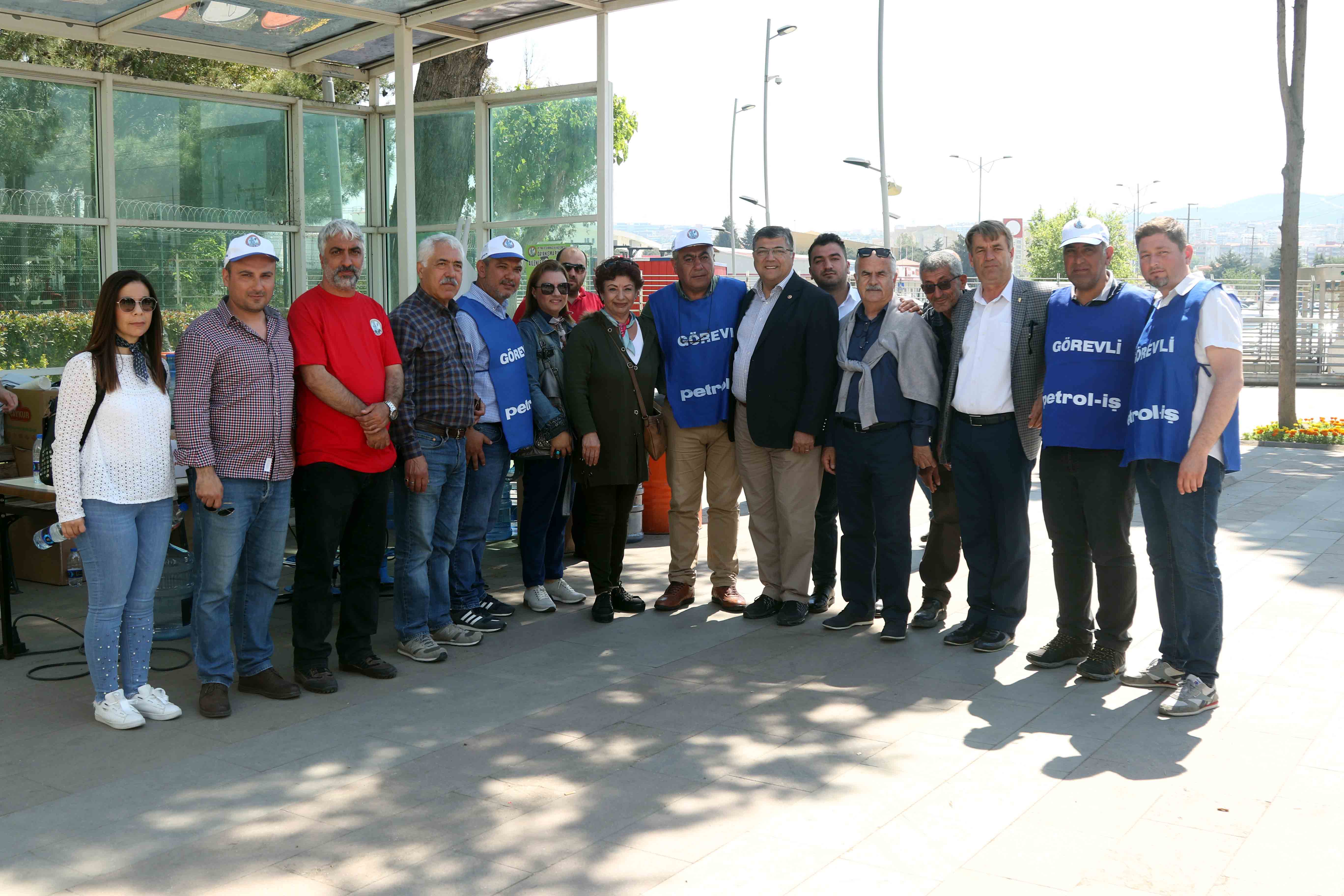 MİLLETVEKİLİ SINDIR’DAN TÜPRAŞ EYLEMİNE DESTEK