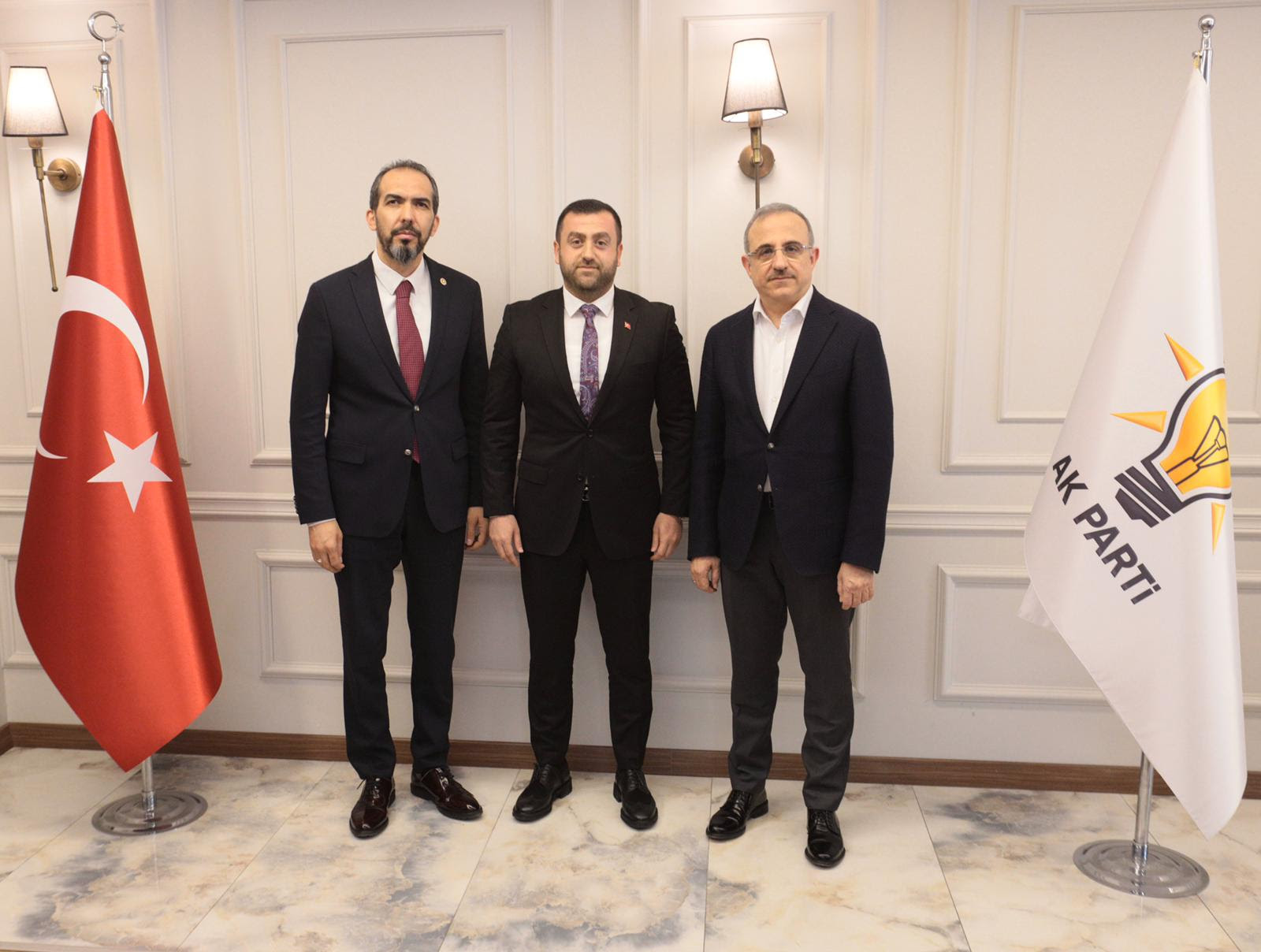AK PARTİ'DE KONGRE MESAİSİ BAŞLIYOR