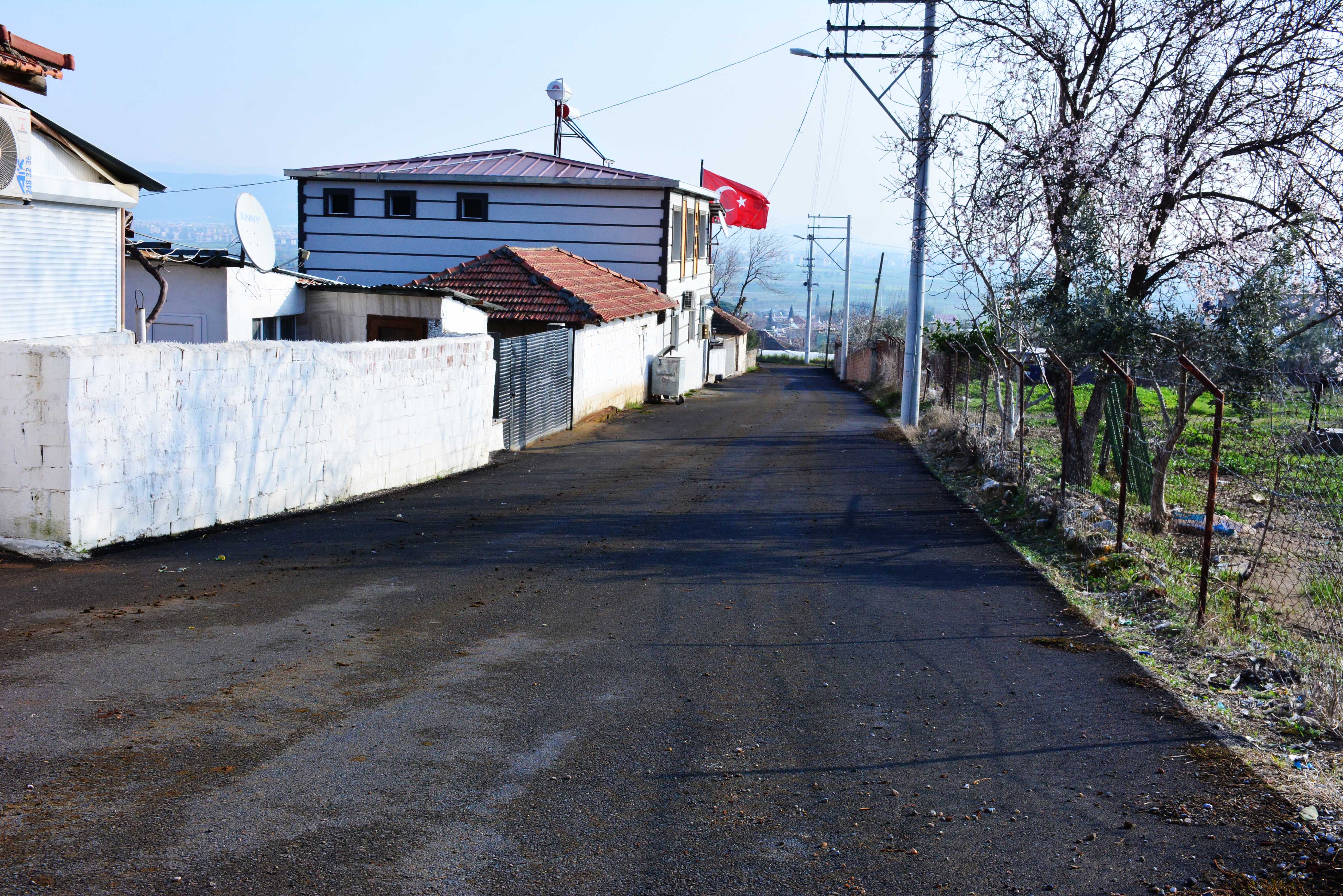 ÖZBEY'İN DE YOL SORUNU BİTTİ