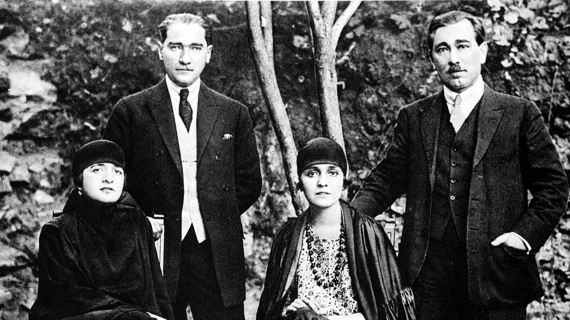TARİH YAZAN ŞANLI TÜRK : ATATÜRK
