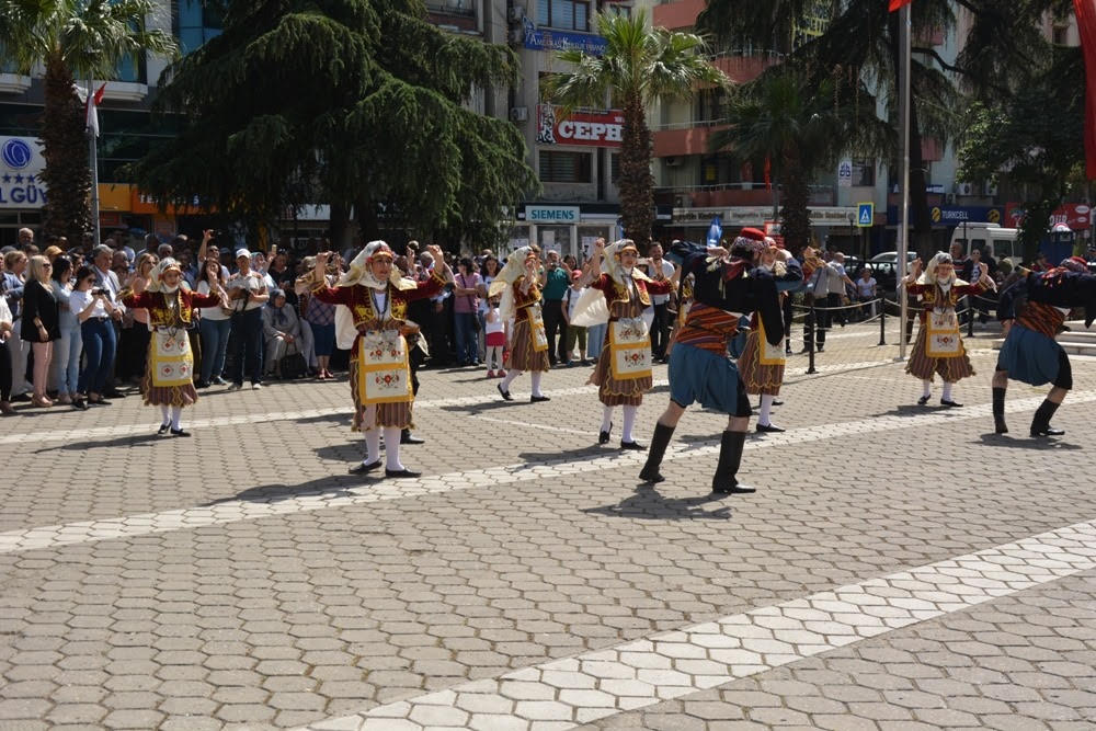 GENÇLİK MEŞALESİ ÖDEMİŞ'TEN YANDI