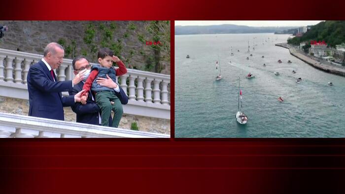 İSTANBUL BOĞAZI'NDA 'FETİH SAYGI GEÇİŞİ'