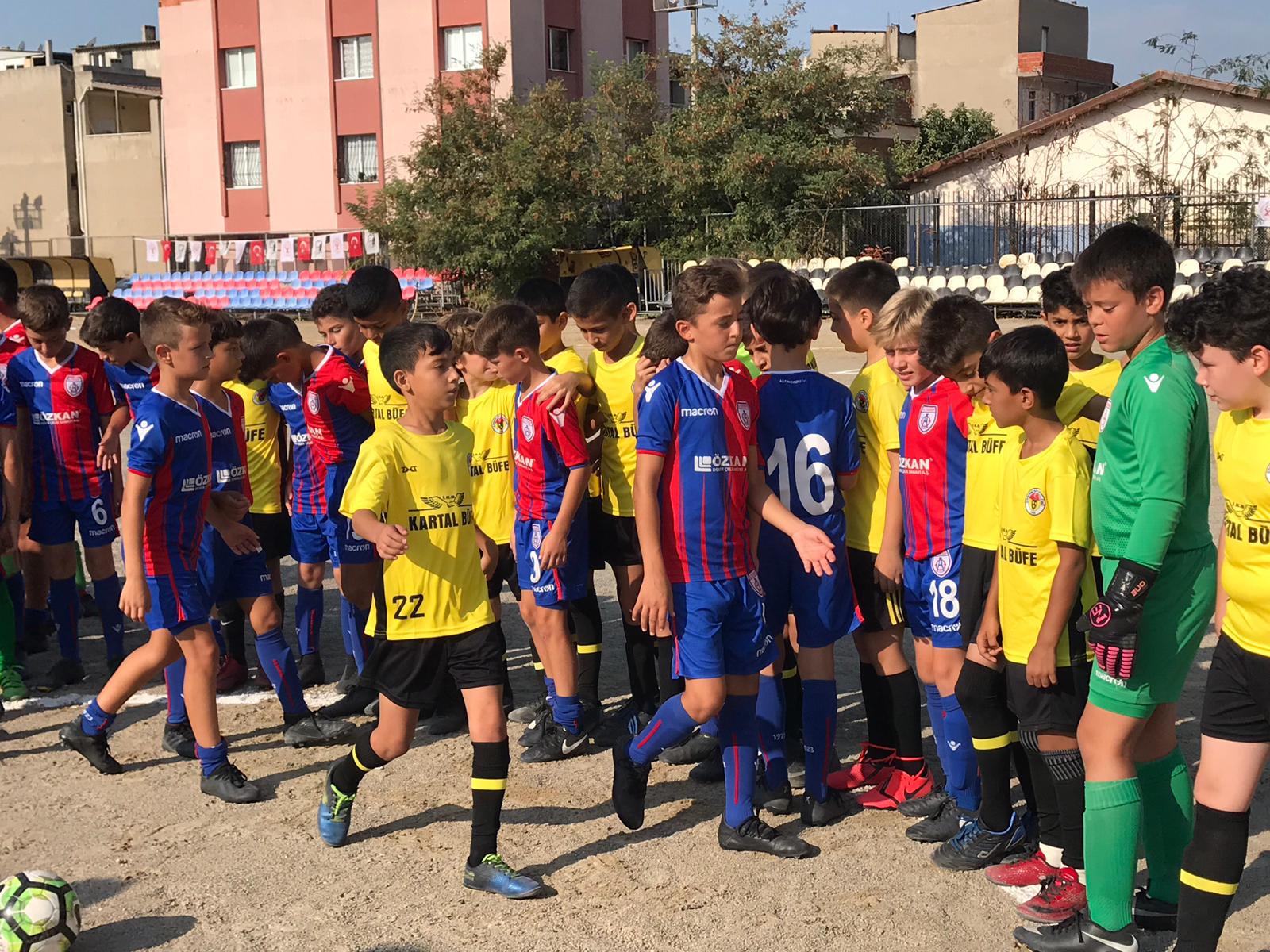 İZMİR ÇOCUK FUTBOLU FESTİVALİ, BÜYÜK BİR COŞKU İLE BUGÜN BAŞLADI!