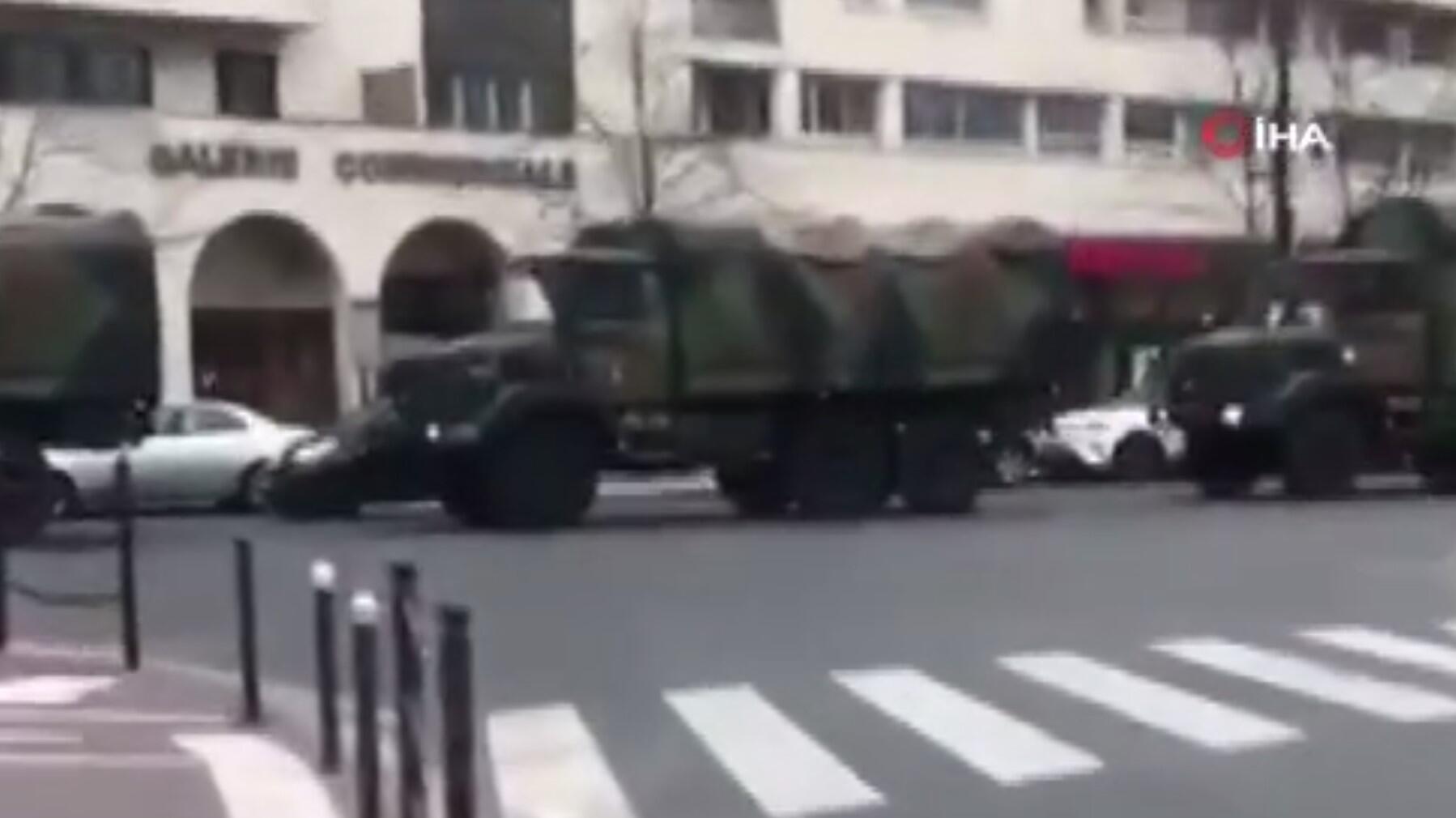 Paris'te askerler sokağa indi