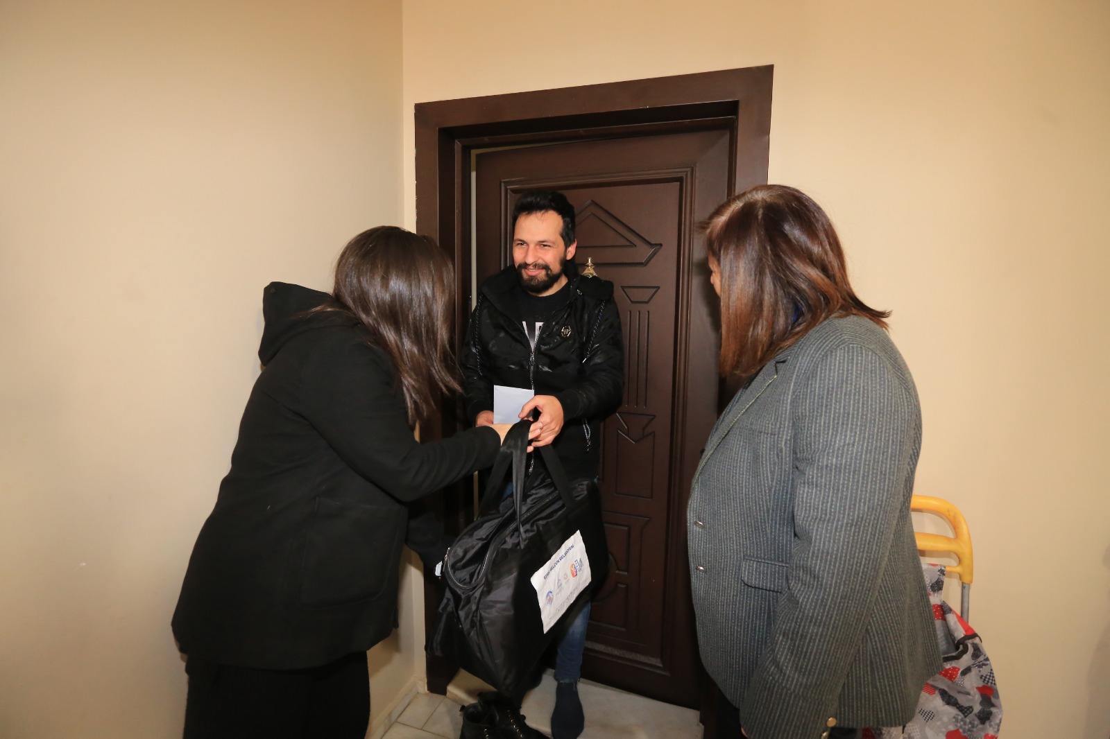 ASKER ÇANTASI BAŞKAN SENGEL'DEN
