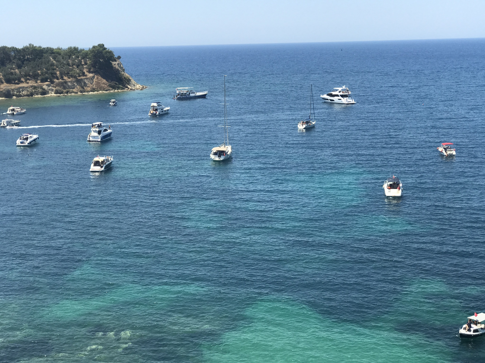 Lüks yatlar Kuşadası'nda boy gösterdi
