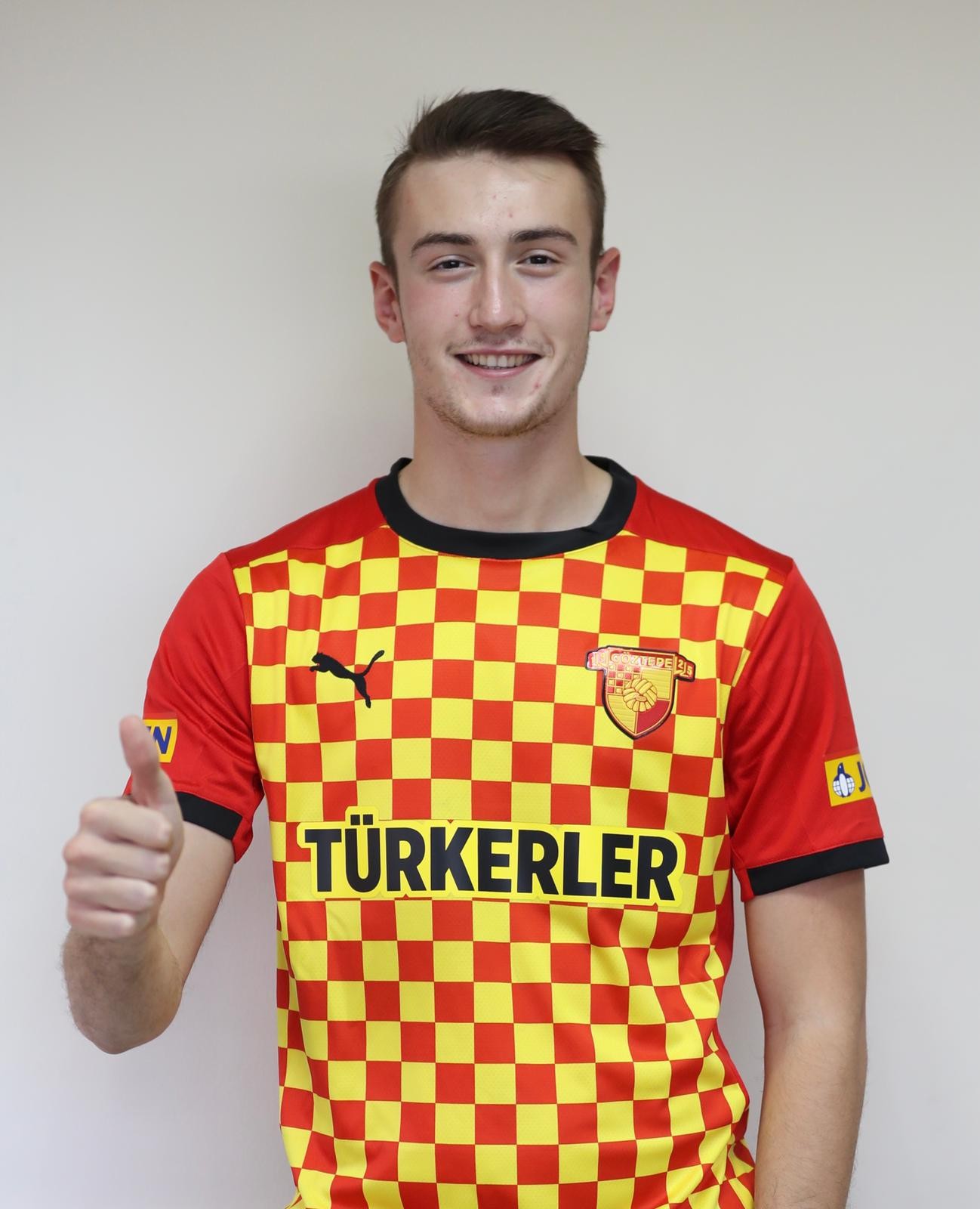 GÖZTEPE’DE BİR GENÇ DAHA PROFESYONEL OLDU