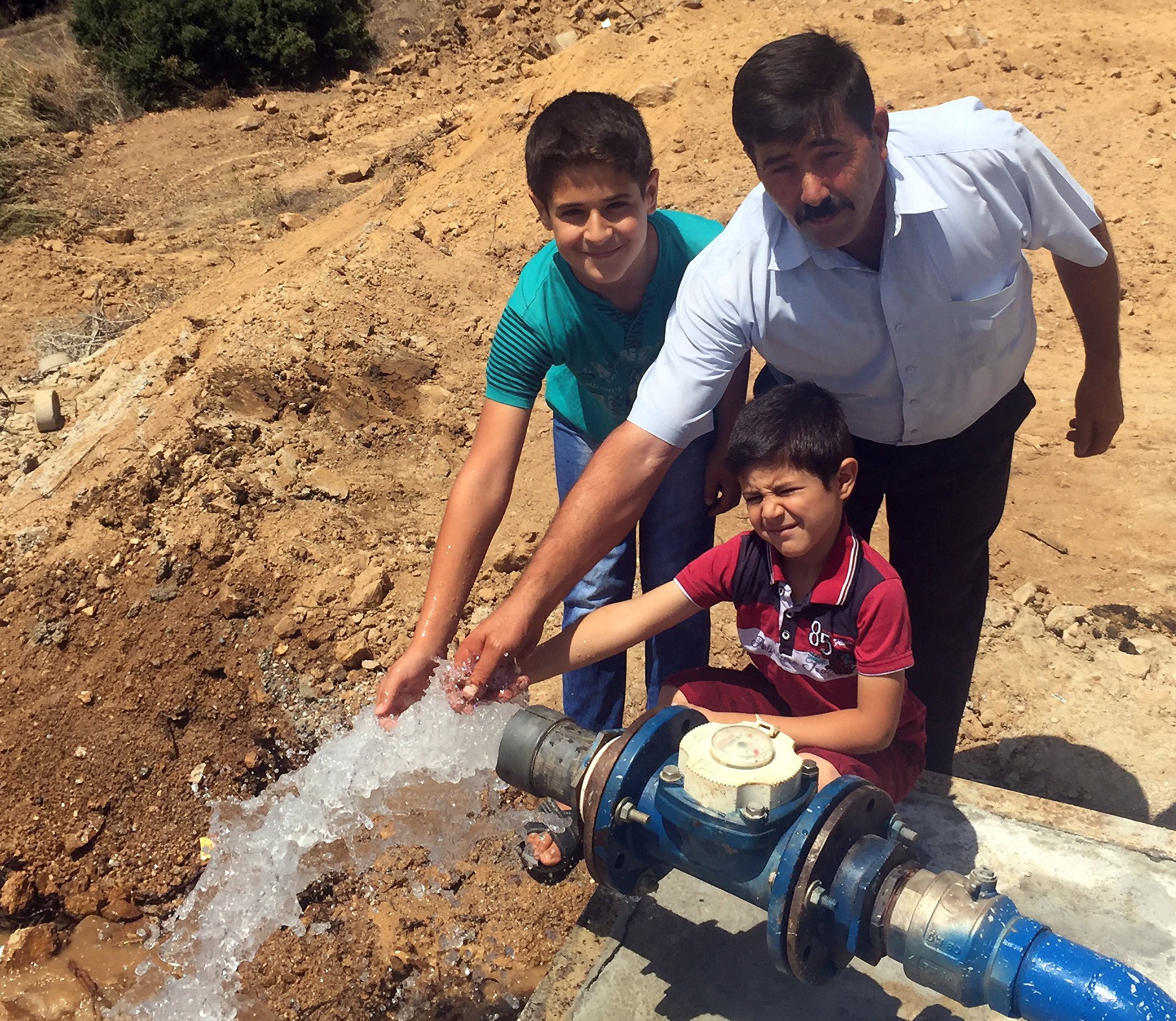 KİRAZ VE BEYDAĞ'A İZSU'DAN 12 YENİ KUYU DAHA