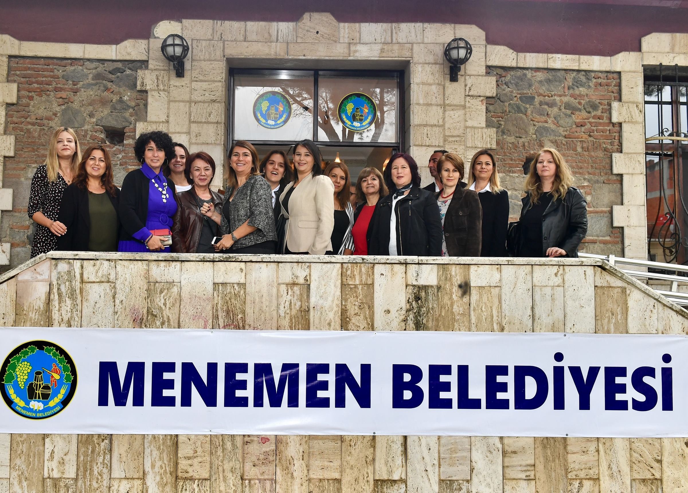 BAŞKAN EŞLERİNDEN ÖRNEK DAYANIŞMA