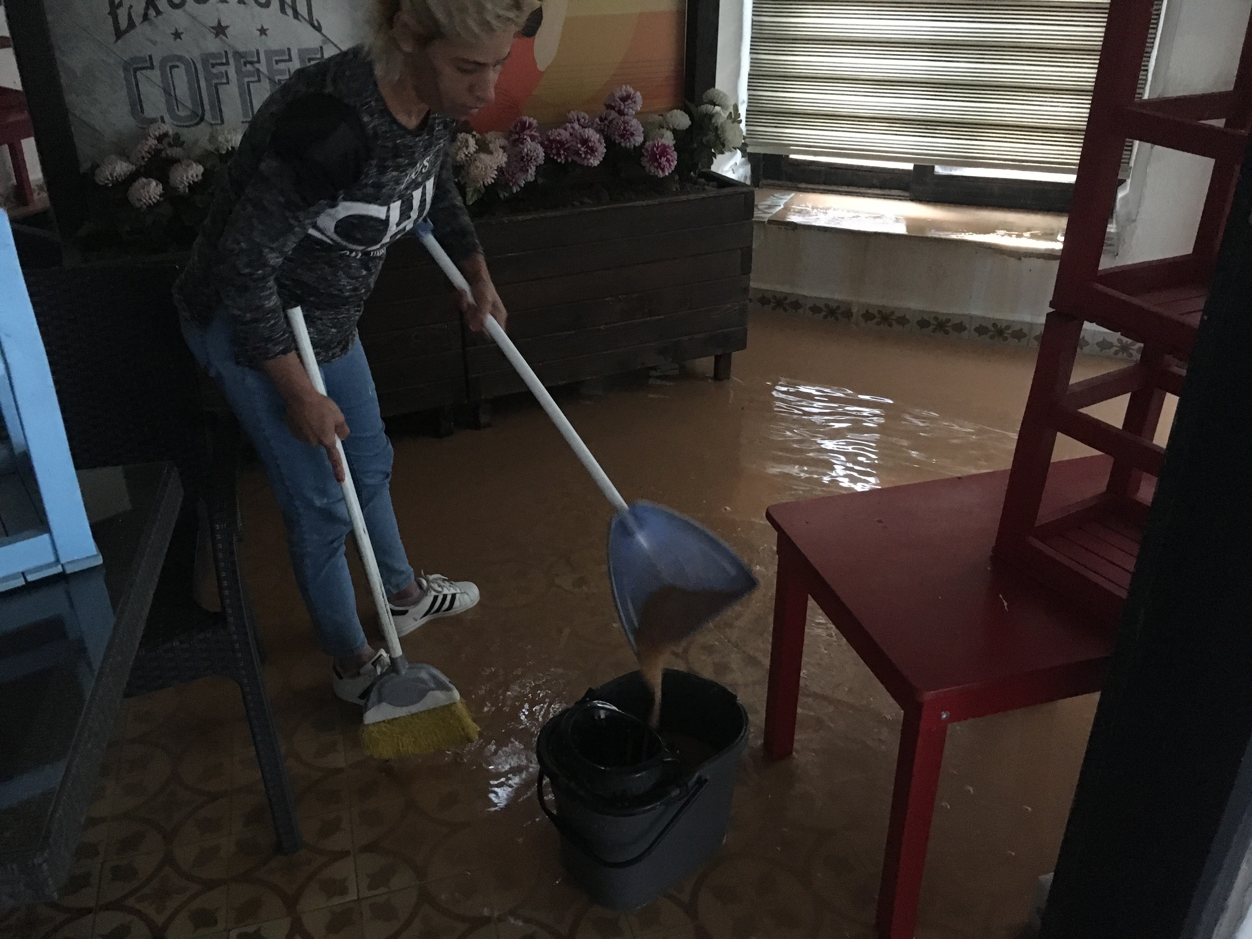 DENİZİN RENGİ DEĞİŞTİ