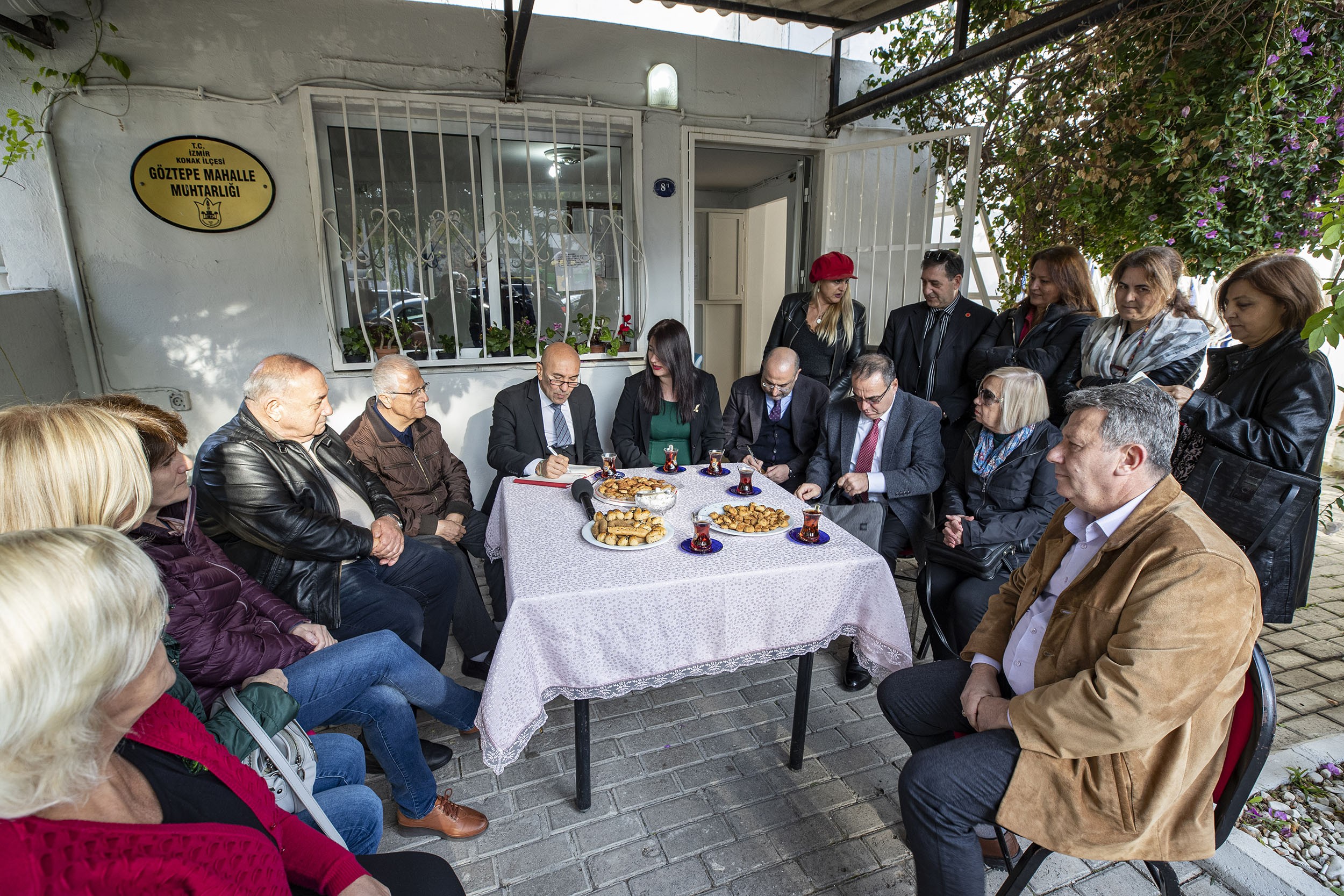 BAŞKAN SOYER SORUNLARI YERİNDE DİNLİYOR