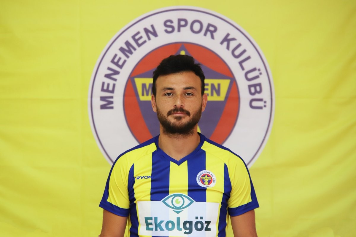 Menemenspor, 2 futbolcuyla yollarını ayırdı