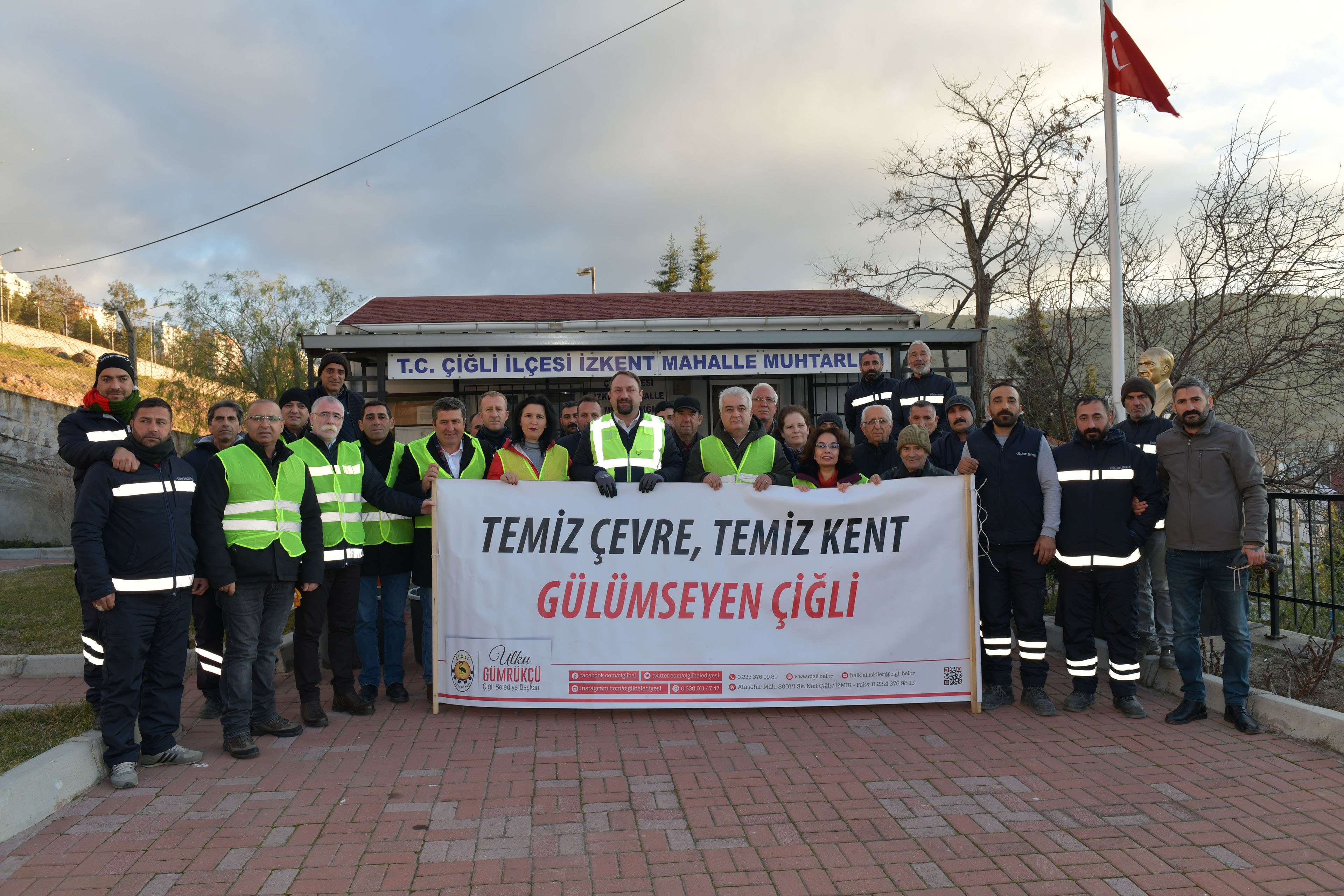 ÇİĞLİ'DE SOKAK TEMİZLİĞİ DEVAM EDİYOR